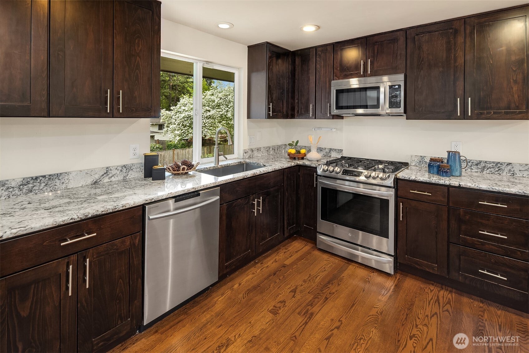 Bellevue, Washington, 98007, United States, ,3 BathroomsBathrooms,Residential,Active,1790832