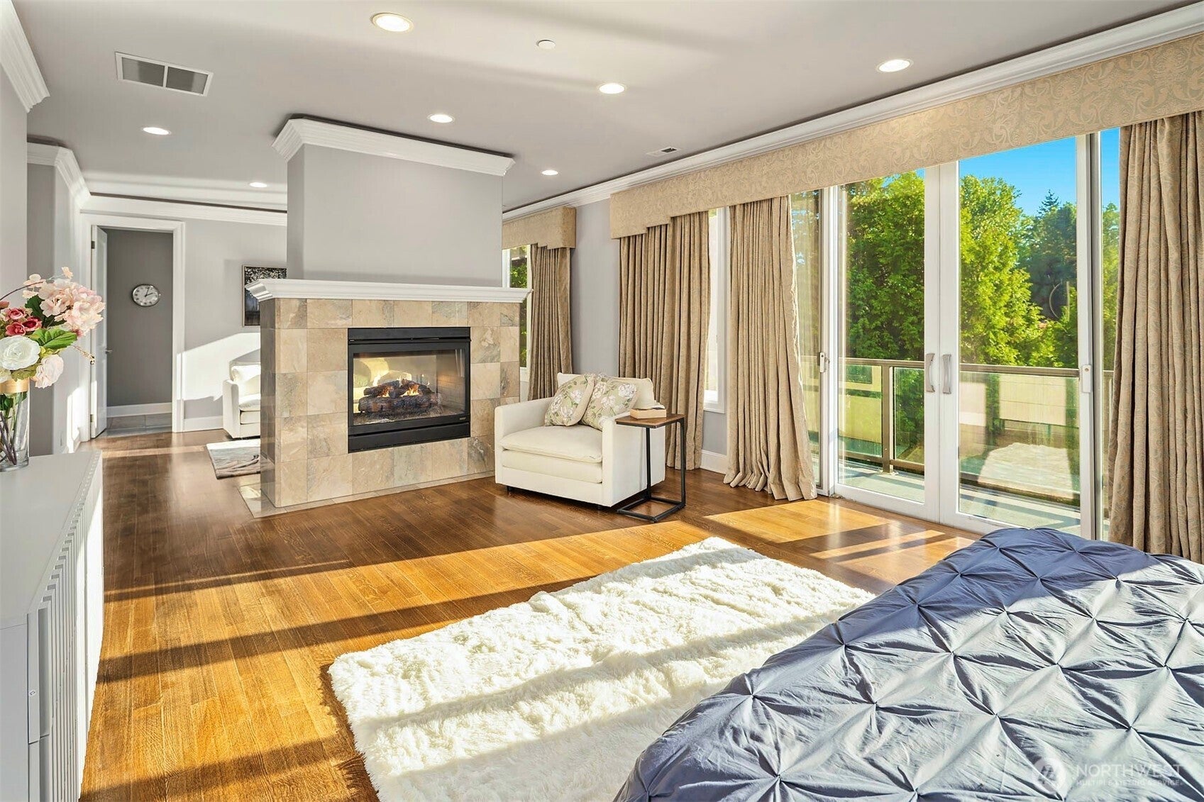 Bellevue, Washington, 98006, United States, 5 Bedrooms Bedrooms, ,8 BathroomsBathrooms,Residential,Active,2001350