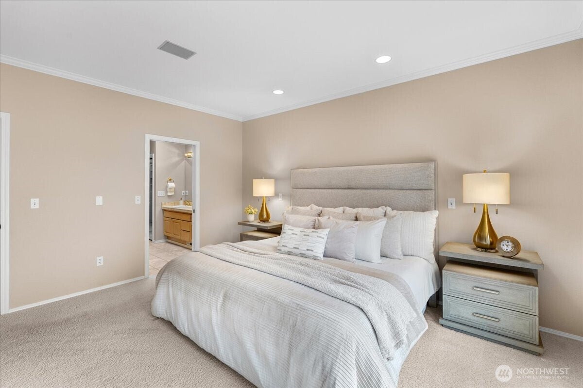 Kirkland, Washington, 98033, United States, 3 Bedrooms Bedrooms, ,2 BathroomsBathrooms,Residential,Active,1968423