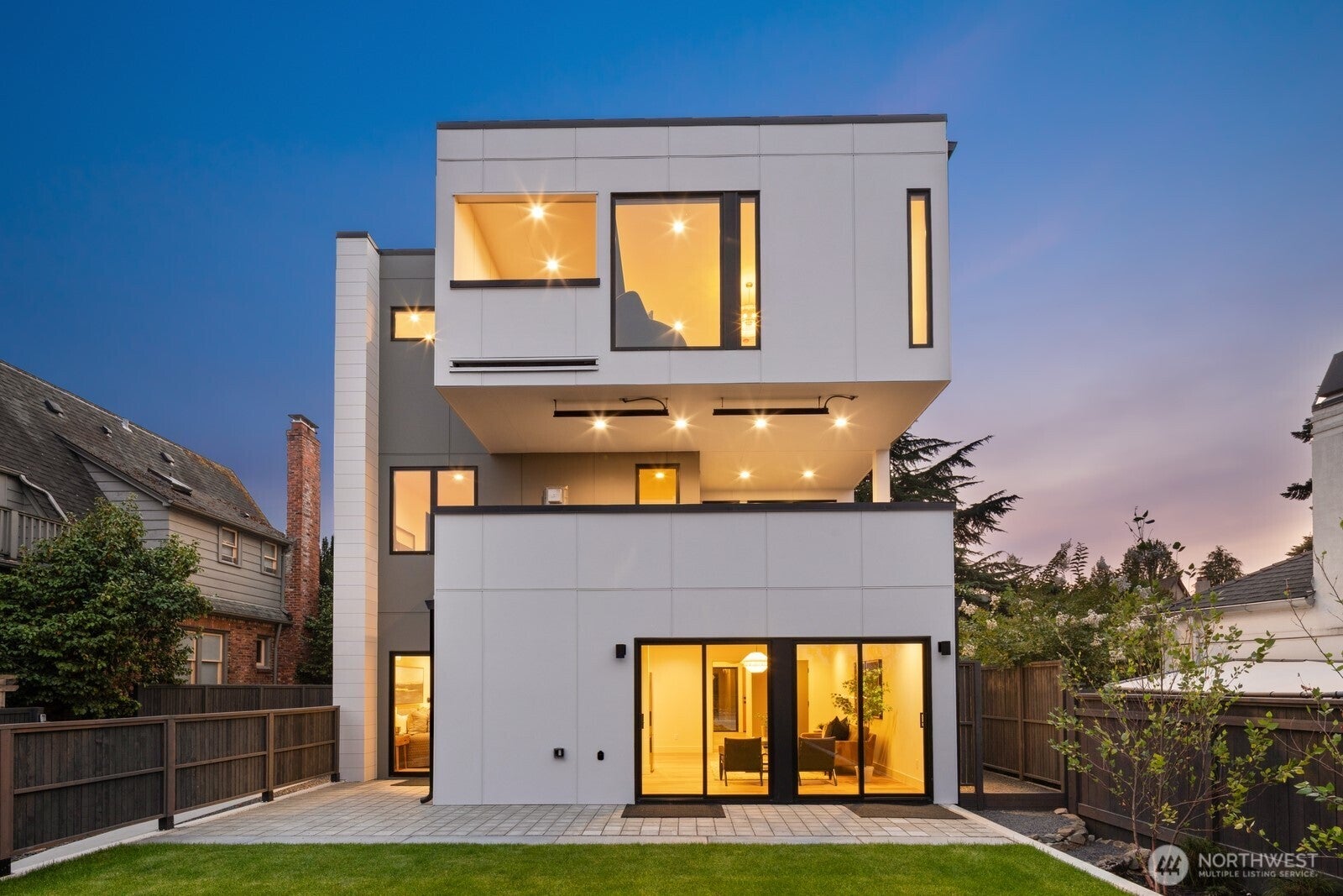 Seattle, Washington, 98118, United States, 5 Bedrooms Bedrooms, ,4 BathroomsBathrooms,Residential,Active,1909862