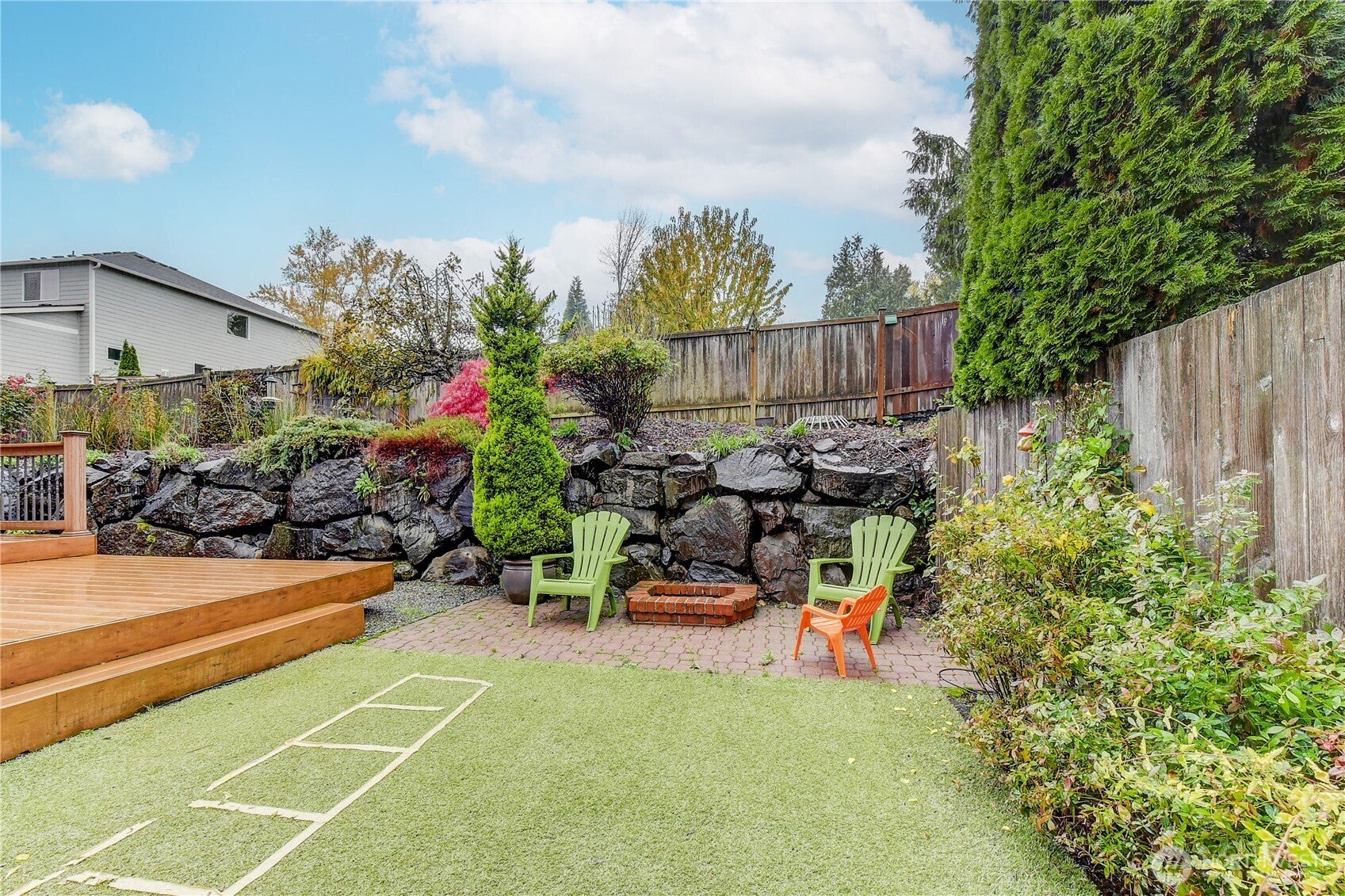 Kenmore, Washington, 98028, United States, 4 Bedrooms Bedrooms, ,3 BathroomsBathrooms,Residential,Pending,1824038
