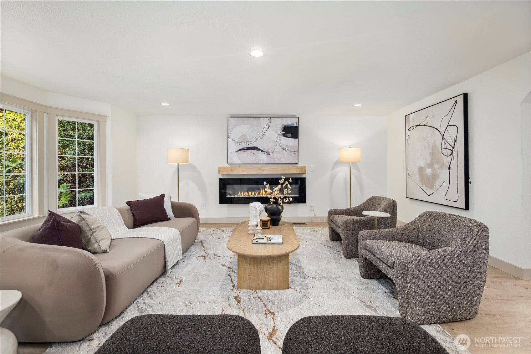 Shoreline, Washington, 98133, United States, 4 Bedrooms Bedrooms, ,3 BathroomsBathrooms,Residential,Active,1944038
