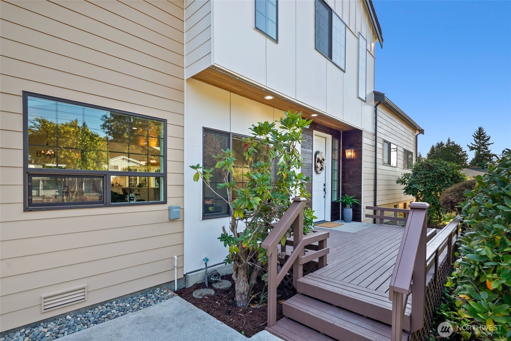 Lake Forest Park, Washington, 98043, United States, 4 Bedrooms Bedrooms, ,3 BathroomsBathrooms,Residential,Active,2002668