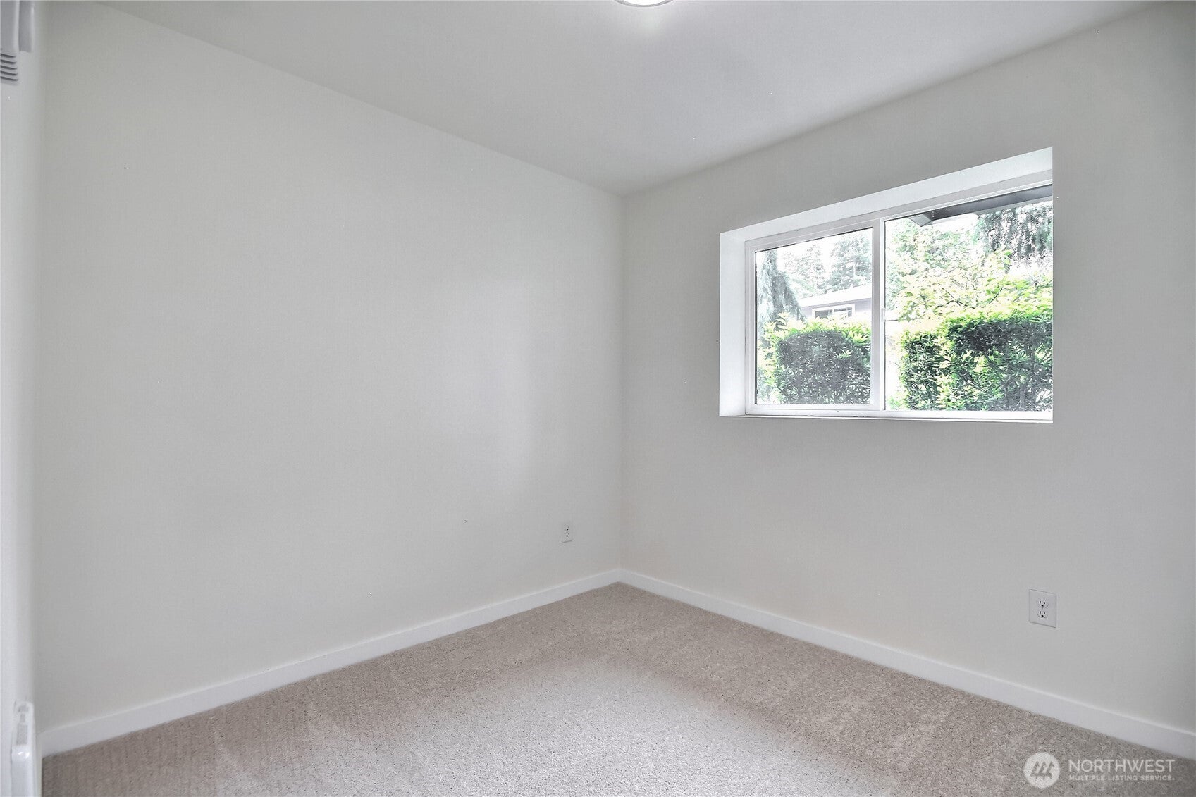 Bellevue, Washington, 98005, United States, 5 Bedrooms Bedrooms, ,4 BathroomsBathrooms,Residential,Active,1914804