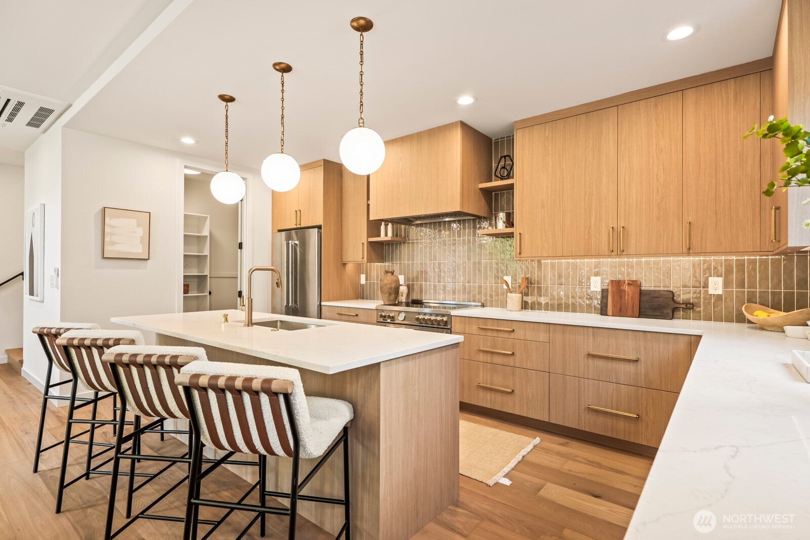 Seattle, Washington, 98116, United States, 4 Bedrooms Bedrooms, ,4 BathroomsBathrooms,Residential,Active,1944091