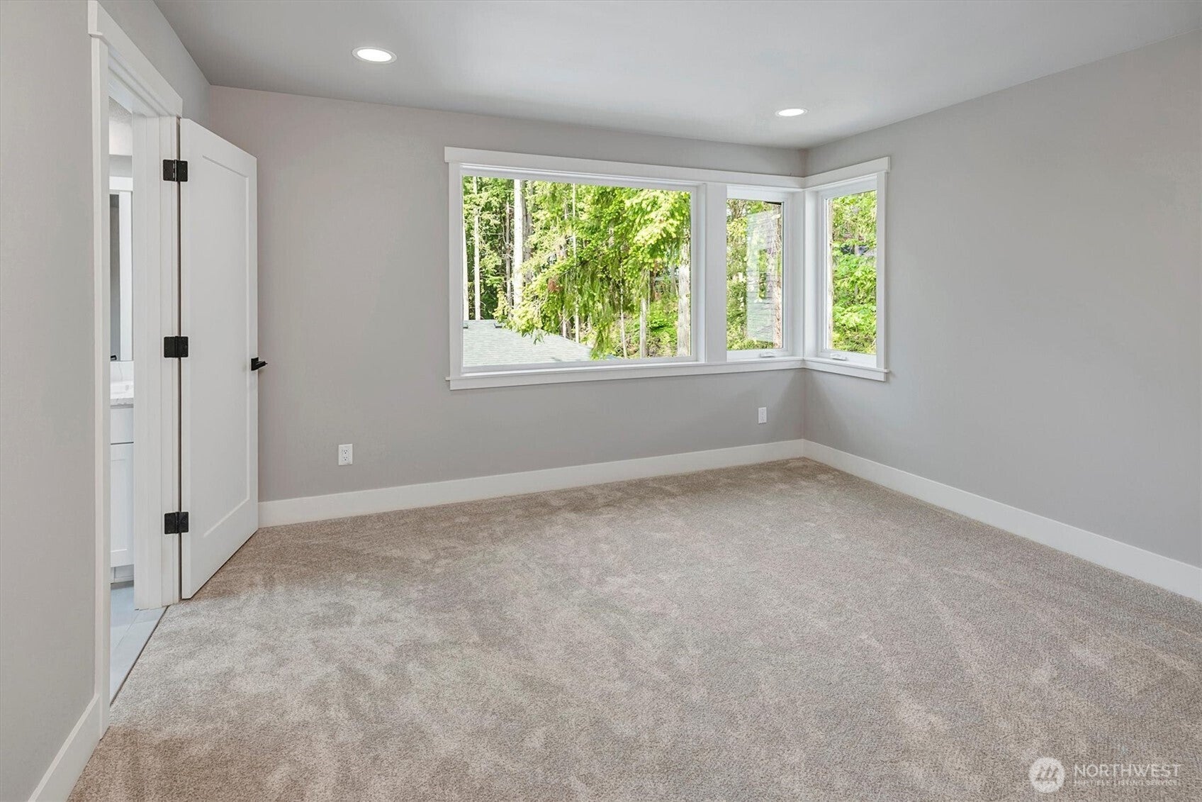 Sammamish, Washington, 98074, United States, 4 Bedrooms Bedrooms, ,4 BathroomsBathrooms,Residential,Active,1886848