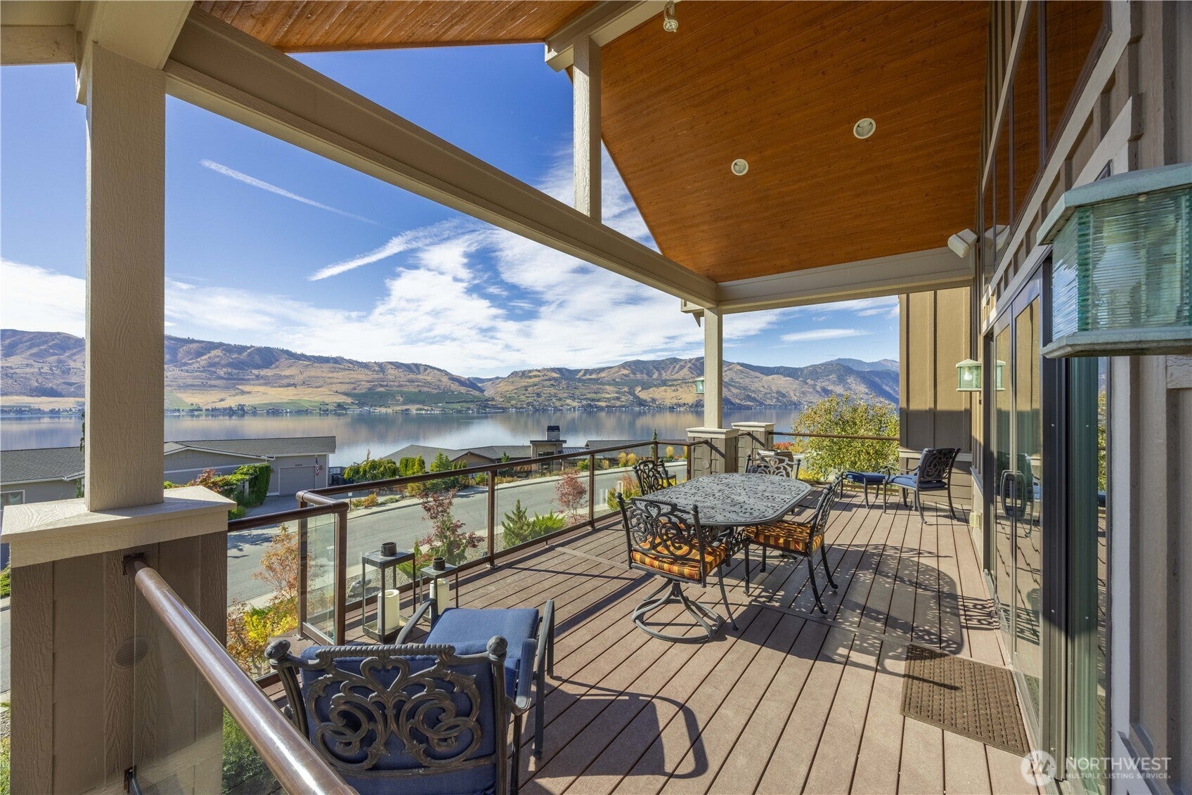 Chelan, Washington, 98816, United States, 4 Bedrooms Bedrooms, ,4 BathroomsBathrooms,Residential,Active,1869141