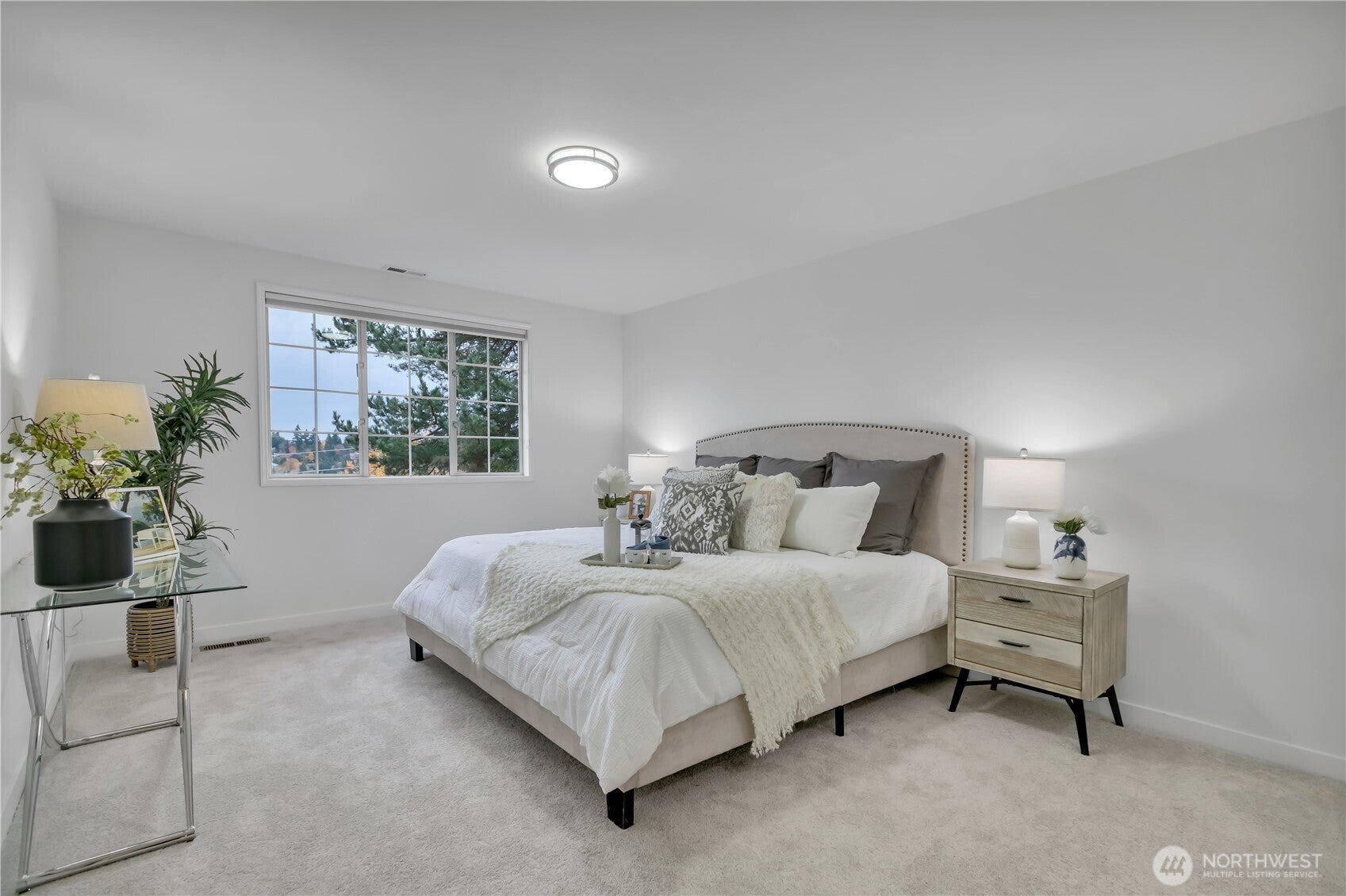 Bellevue, Washington, 98005, United States, 4 Bedrooms Bedrooms, ,3 BathroomsBathrooms,Residential,Active,1988415