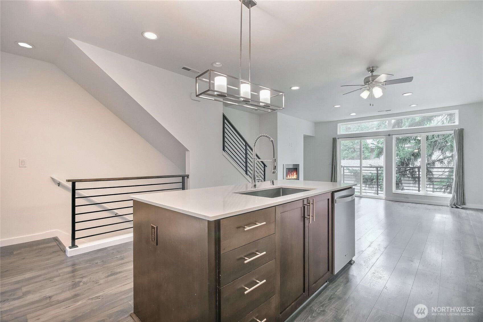 Bellevue, Washington, 98005, United States, 5 Bedrooms Bedrooms, ,4 BathroomsBathrooms,Residential,Active,1914804