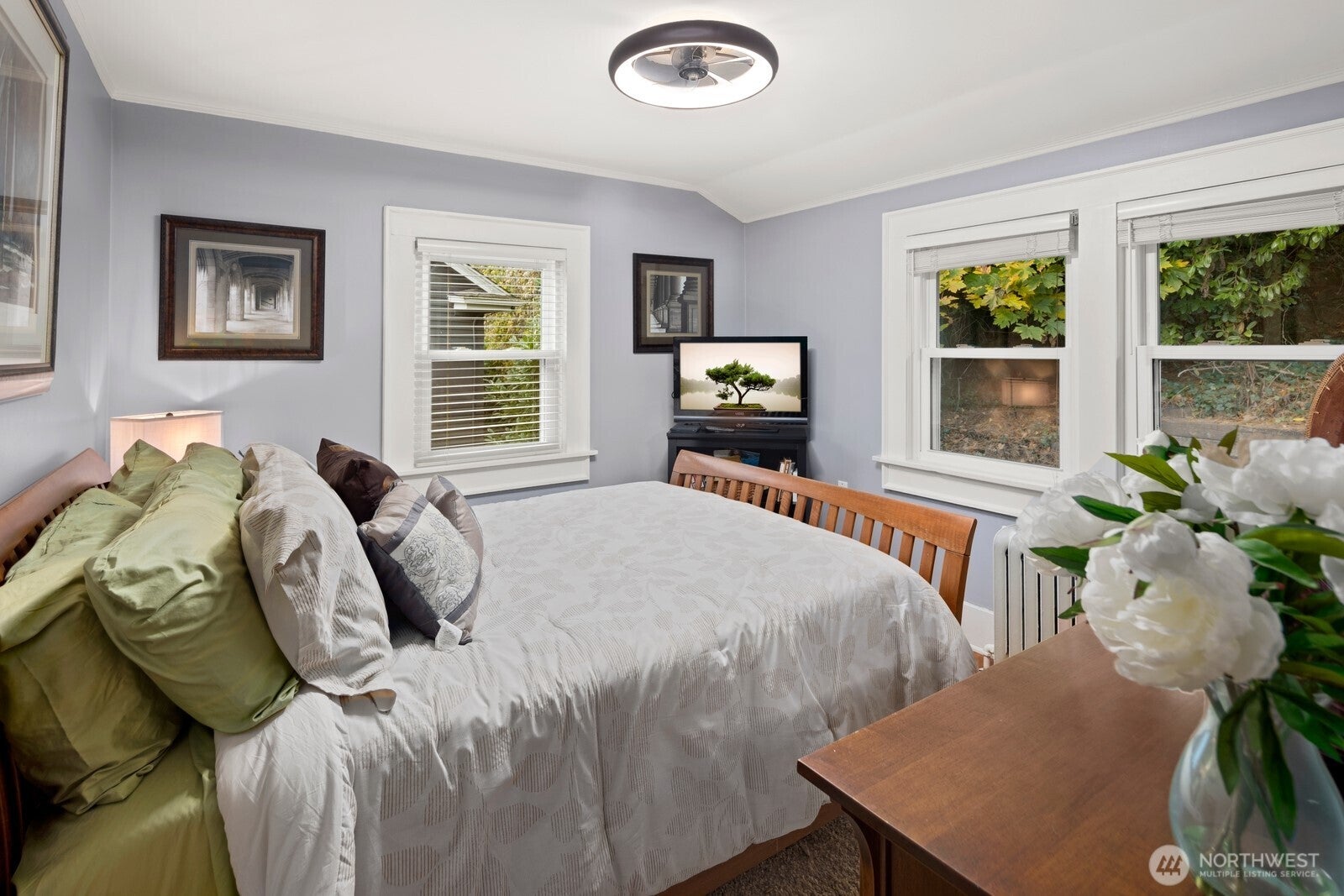 Seattle, Washington, 98122, United States, 3 Bedrooms Bedrooms, ,3 BathroomsBathrooms,Residential,Active,1988423