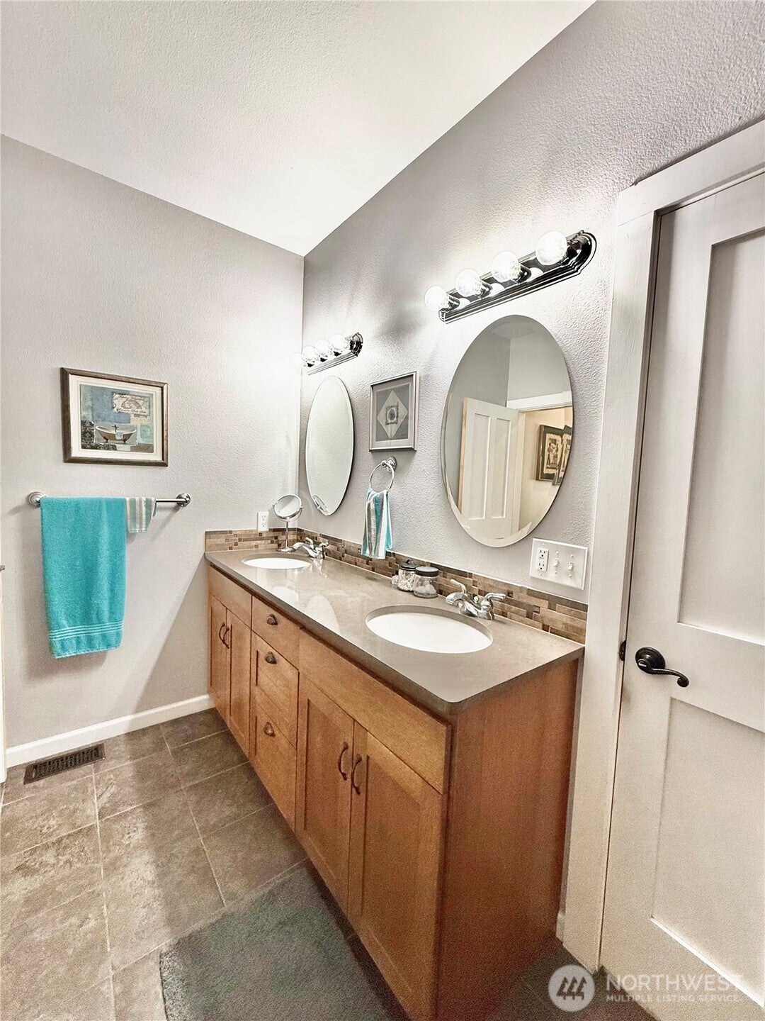 Okanogan, Washington, 98840, United States, ,3 BathroomsBathrooms,Residential,Active,1791216