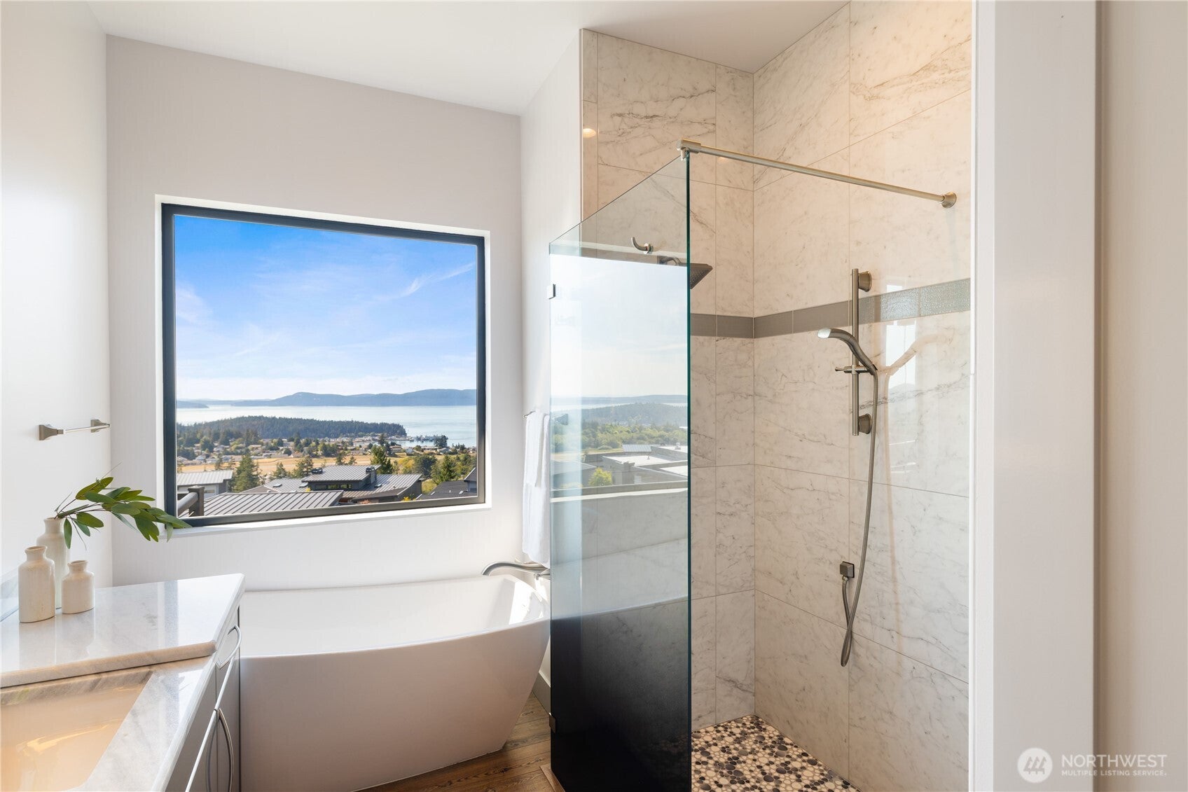 Anacortes, Washington, 98221, United States, 3 Bedrooms Bedrooms, ,3 BathroomsBathrooms,Residential,Active,2007203