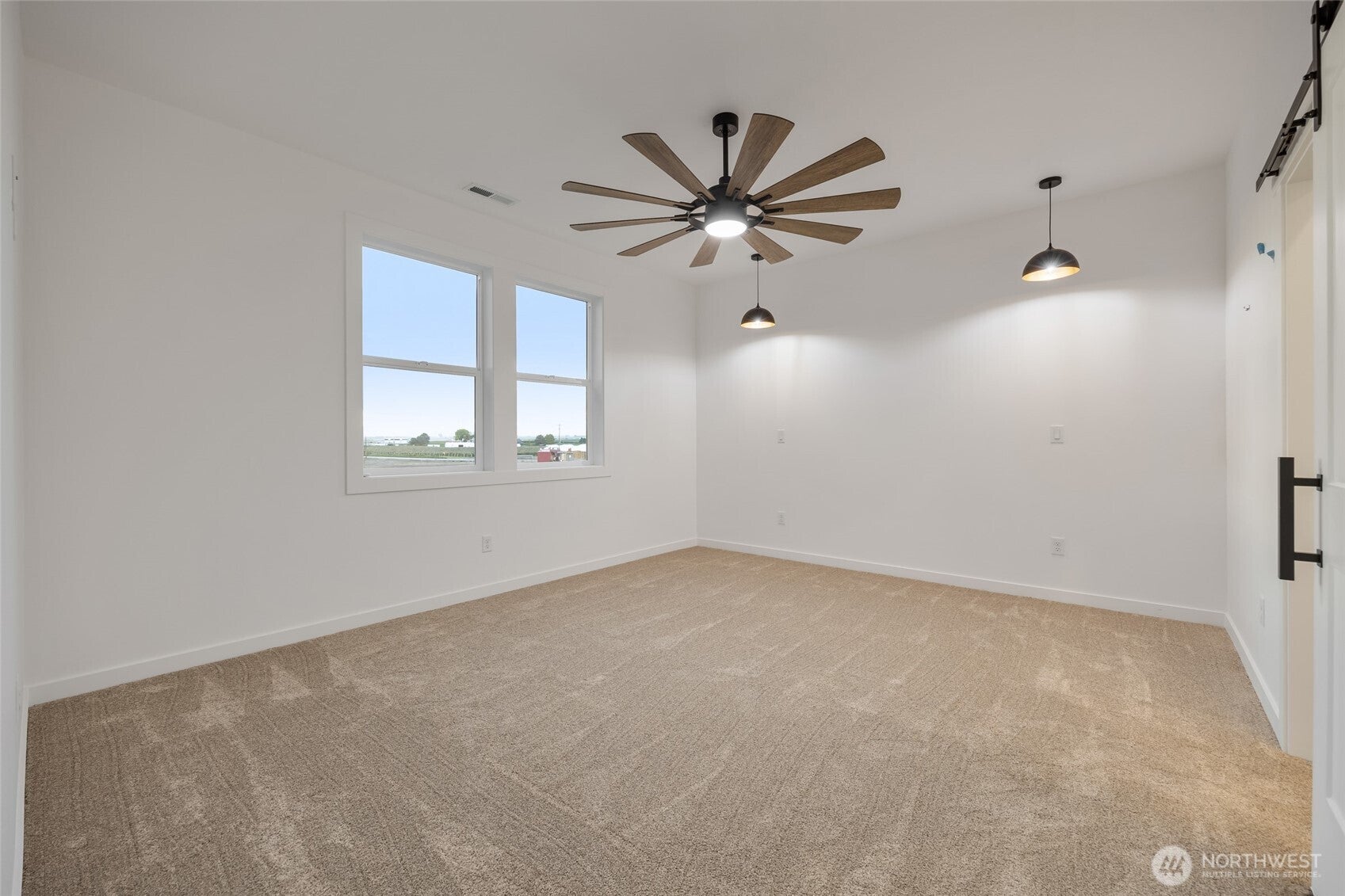 Kennewick, Washington, 99338, United States, 4 Bedrooms Bedrooms, ,3 BathroomsBathrooms,Residential,Active,1996297