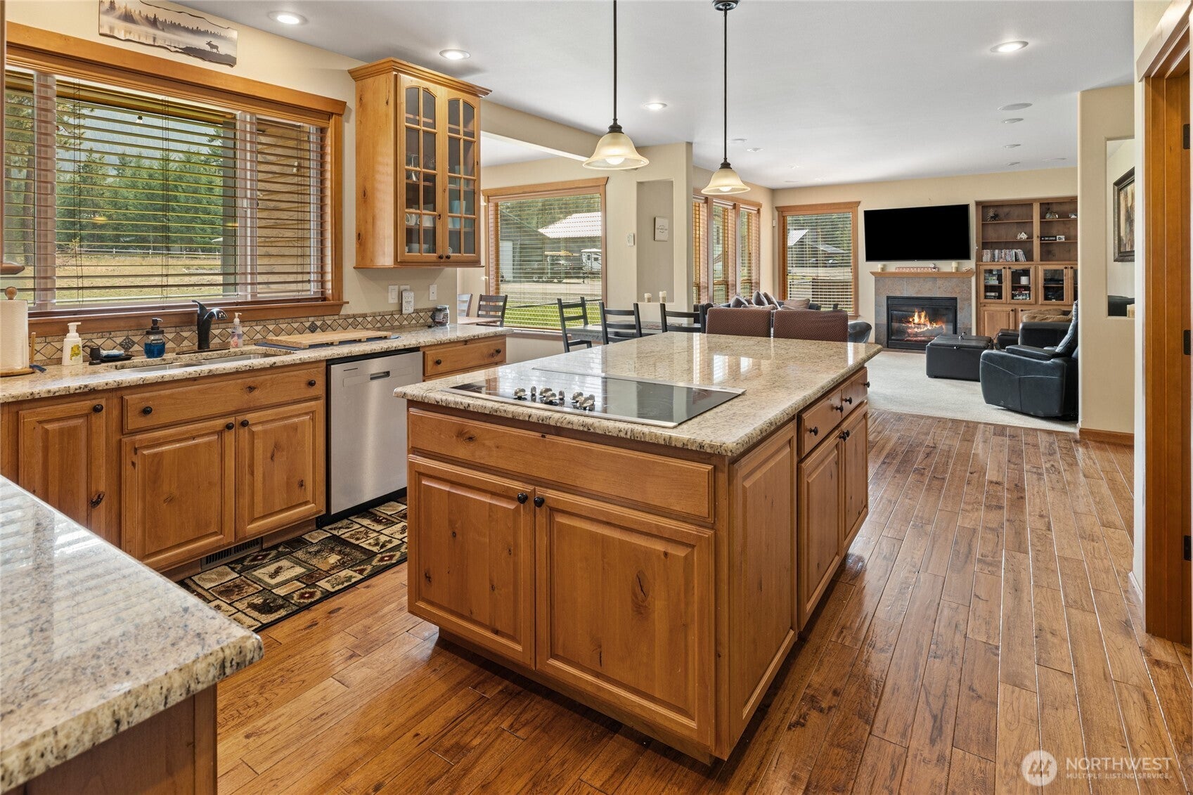 Cle Elum, Washington, 98922, United States, 4 Bedrooms Bedrooms, ,3 BathroomsBathrooms,Residential,Active,1944053