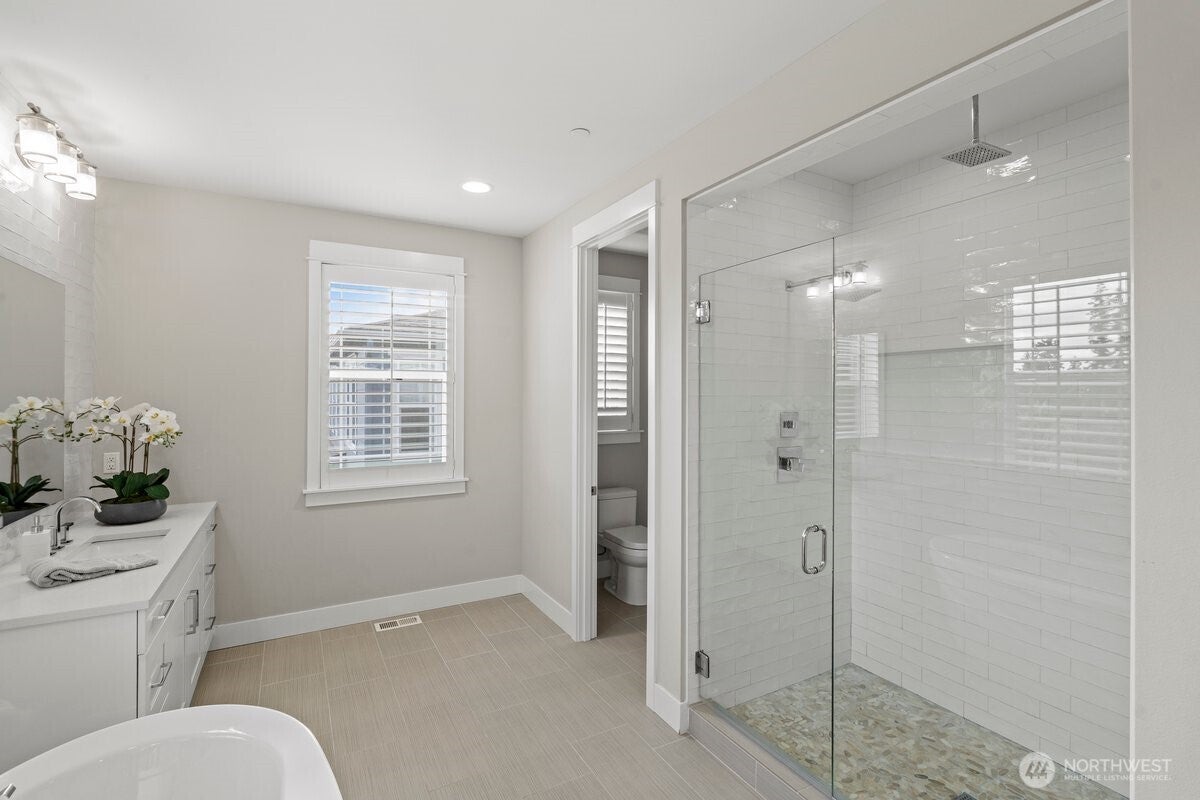 Bothell, Washington, 98021, United States, 4 Bedrooms Bedrooms, ,5 BathroomsBathrooms,Residential,Active,1860296