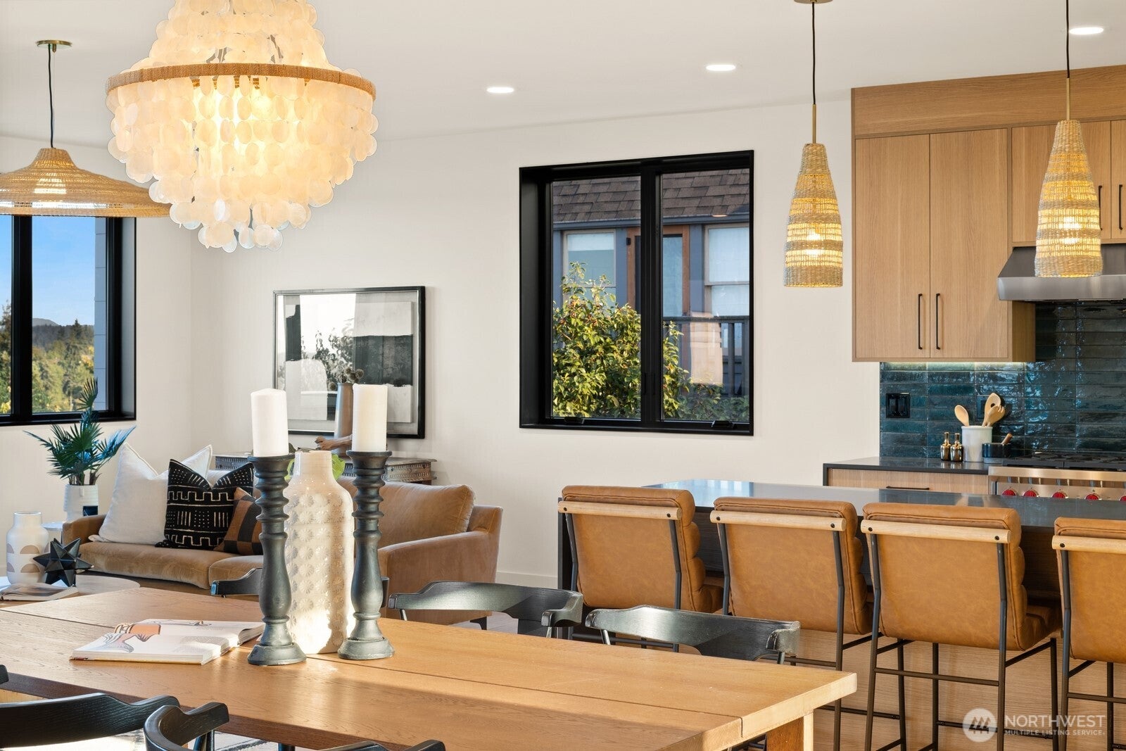 Seattle, Washington, 98118, United States, 5 Bedrooms Bedrooms, ,4 BathroomsBathrooms,Residential,Active,1909862