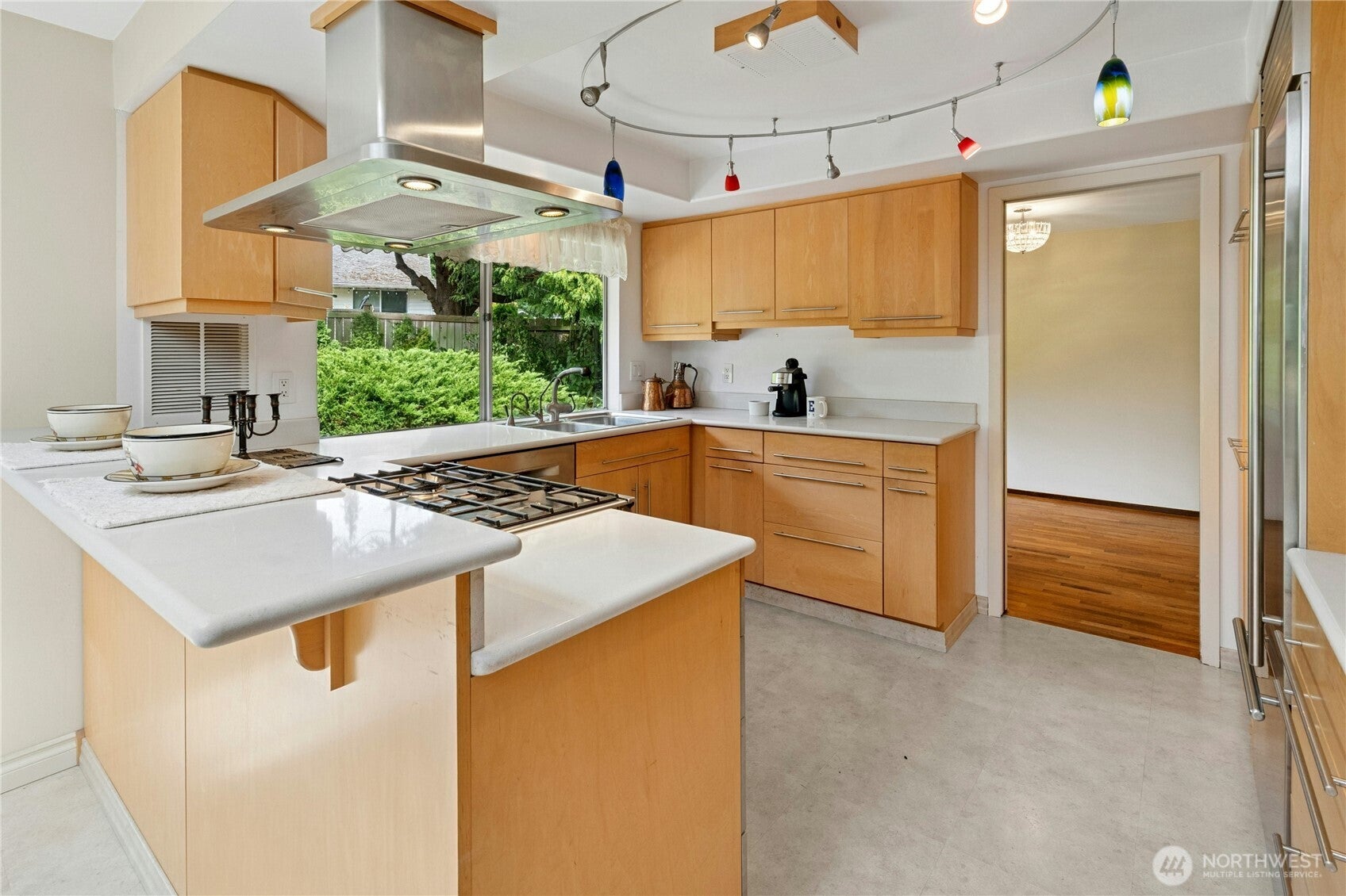 Bellevue, Washington, 98008, United States, 3 Bedrooms Bedrooms, ,2 BathroomsBathrooms,Residential,Active,1914589
