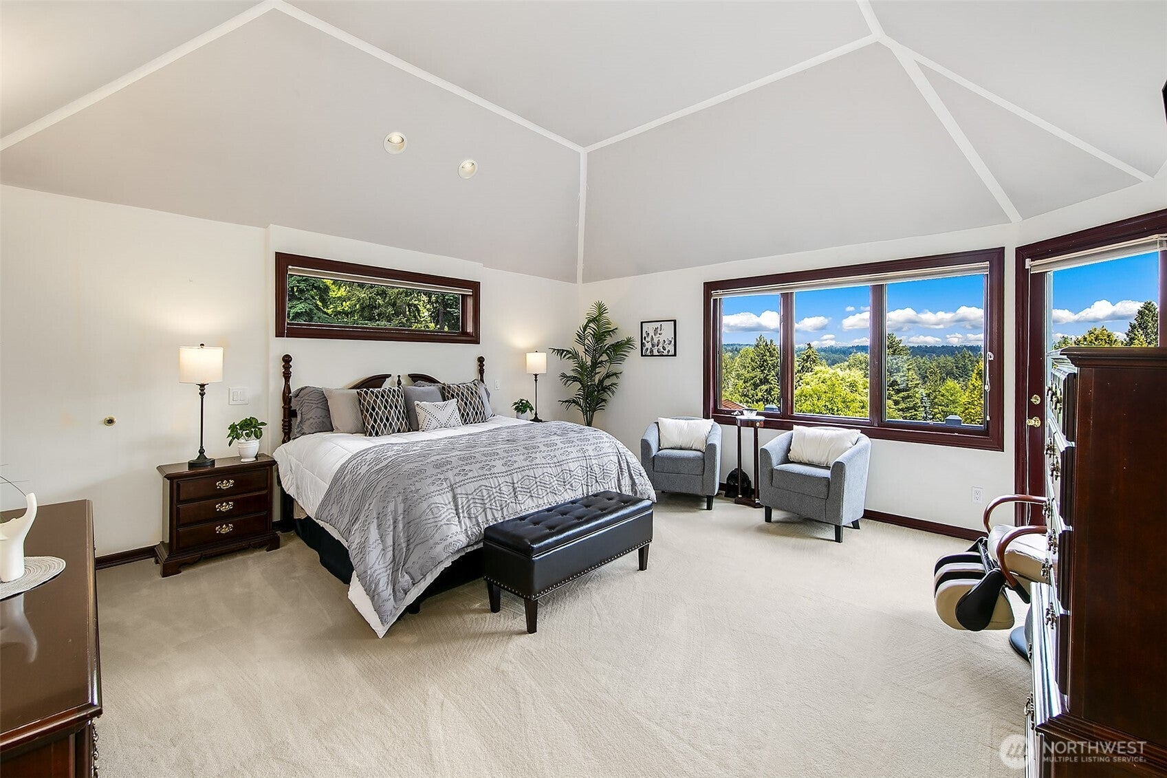 Bothell, Washington, 98021, United States, 3 Bedrooms Bedrooms, ,4 BathroomsBathrooms,Residential,Active,1936455