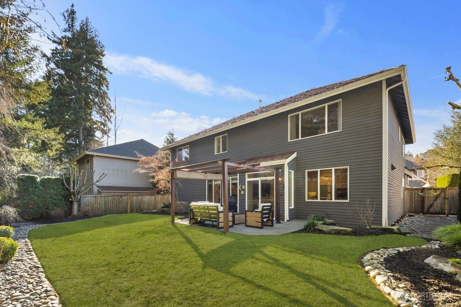 Mill Creek, Washington, 98012, United States, 4 Bedrooms Bedrooms, ,4 BathroomsBathrooms,Residential,Active,2017884