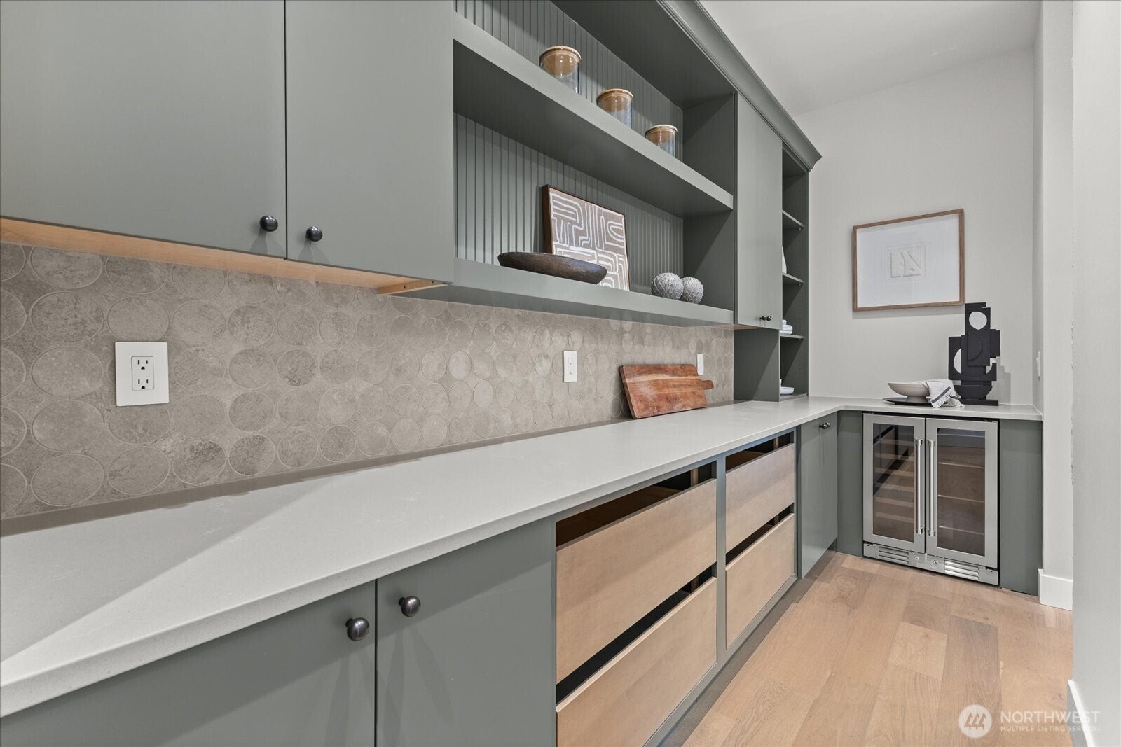 Bellevue, Washington, 98004, United States, 5 Bedrooms Bedrooms, ,6 BathroomsBathrooms,Residential,Active,2002362