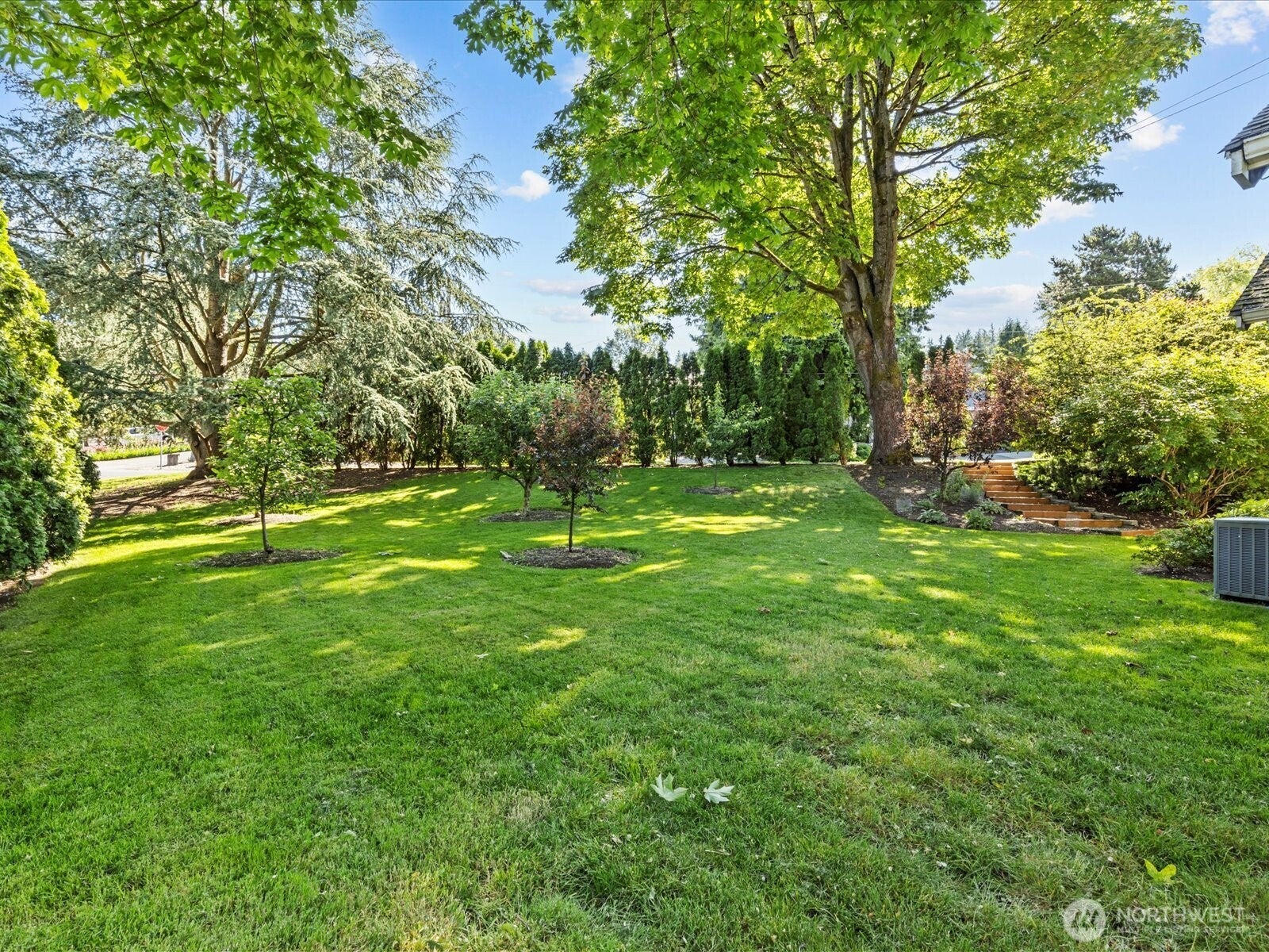 Kirkland, Washington, 98033, United States, ,3 BathroomsBathrooms,Residential,Pending,1852749