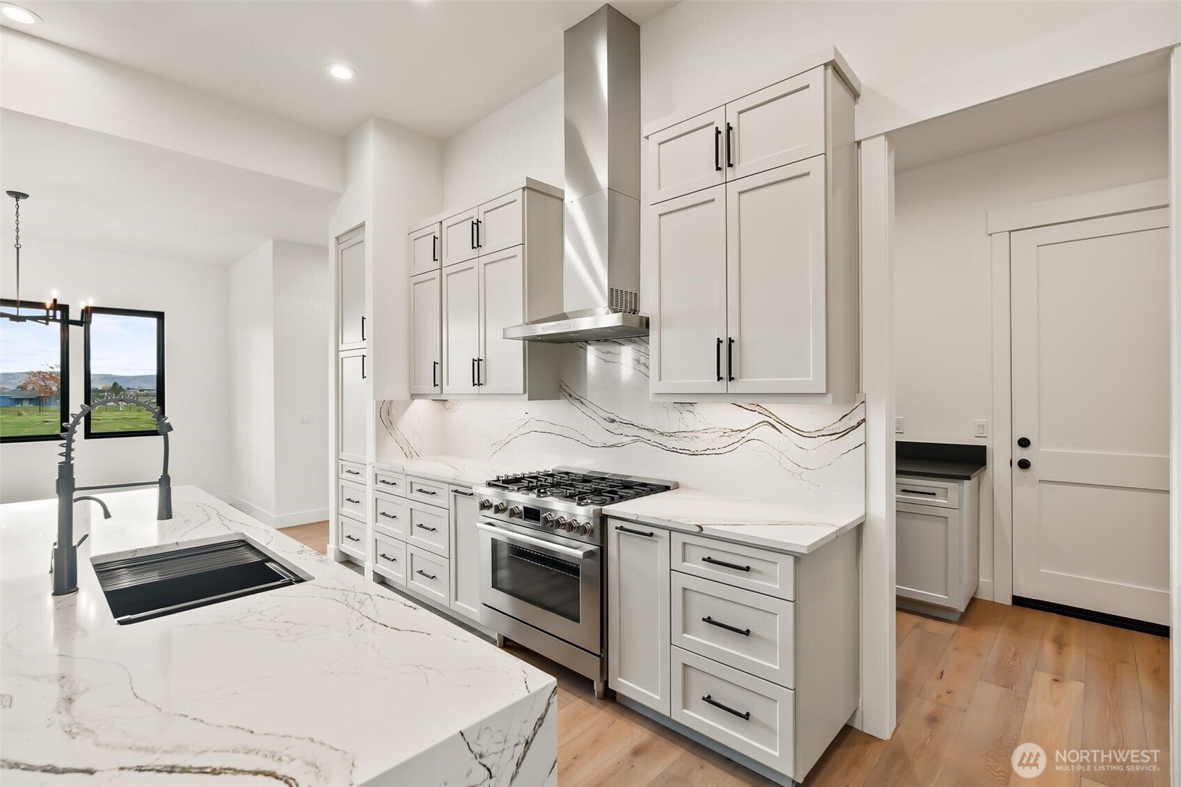 Yakima, Washington, 98908, United States, 4 Bedrooms Bedrooms, ,4 BathroomsBathrooms,Residential,Active,1993975