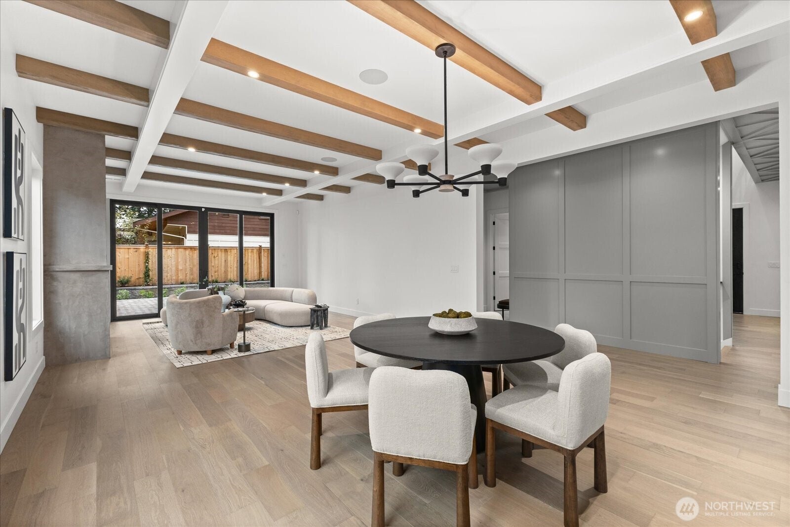 Bellevue, Washington, 98004, United States, 5 Bedrooms Bedrooms, ,6 BathroomsBathrooms,Residential,Active,2002362