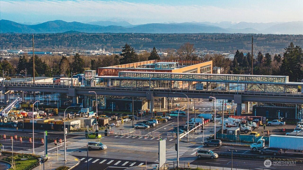 Kent, Washington, 98032, United States, ,Residential,Active,1985886