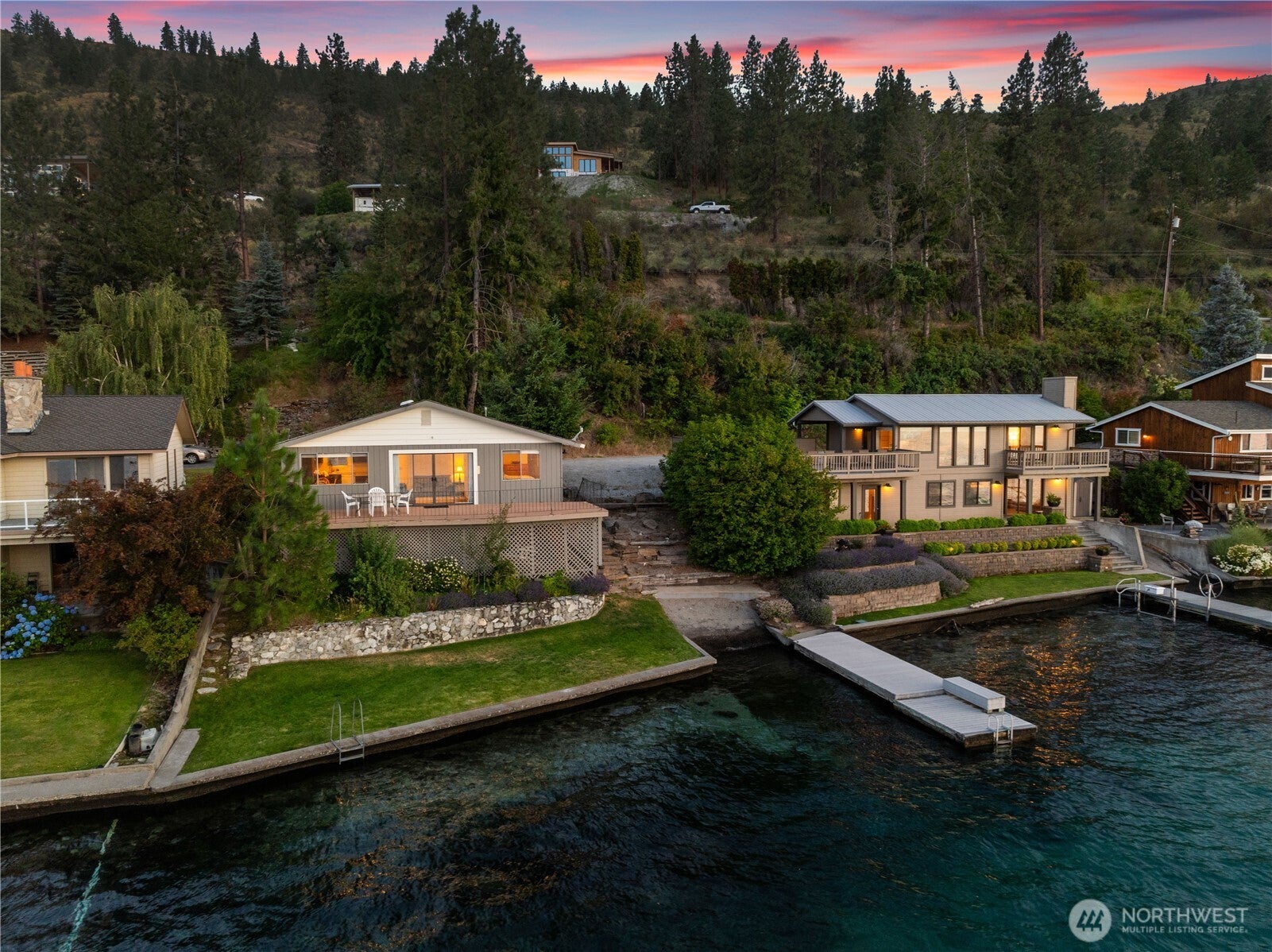 Chelan, Washington, 98816, United States, 4 Bedrooms Bedrooms, ,2 BathroomsBathrooms,Residential,Active,1971797