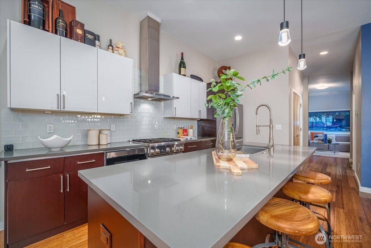 Seattle, Washington, 98177, United States, 4 Bedrooms Bedrooms, ,3 BathroomsBathrooms,Residential,Active,1953640