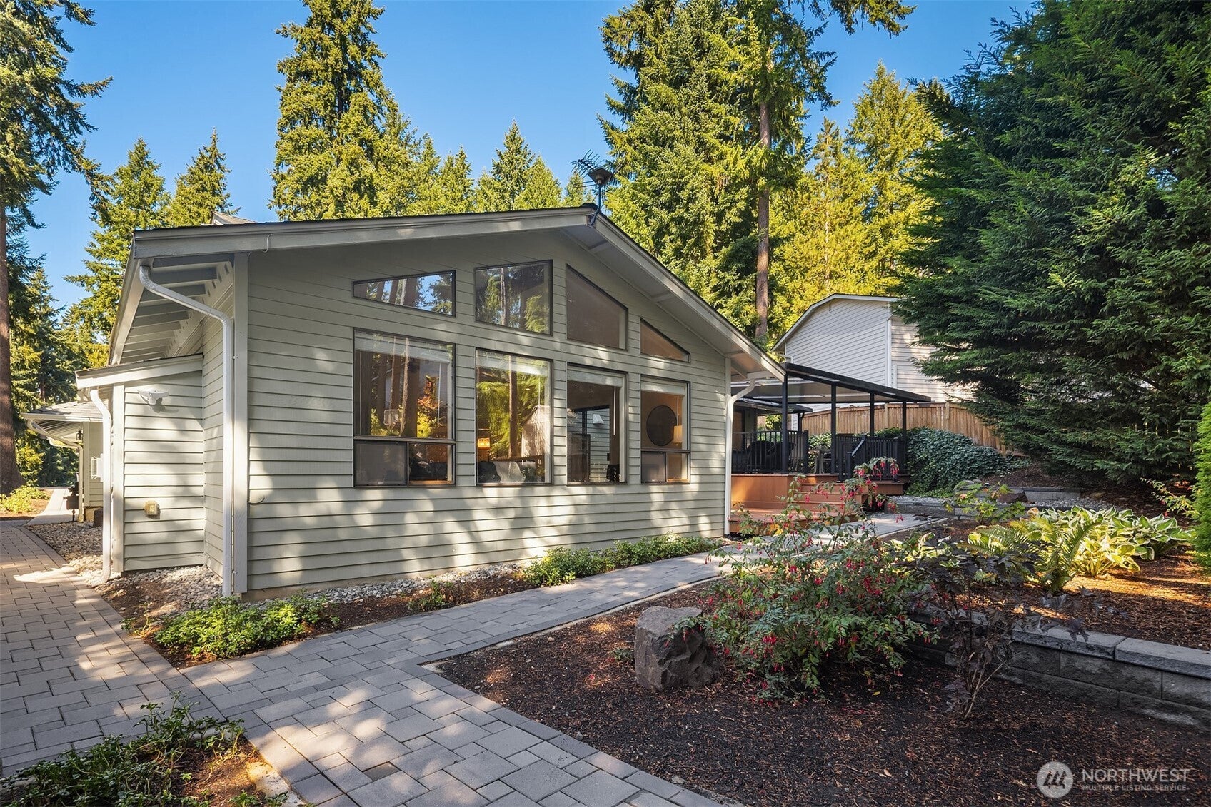 Redmond, Washington, 98052, United States, 3 Bedrooms Bedrooms, ,3 BathroomsBathrooms,Residential,Active,1953712