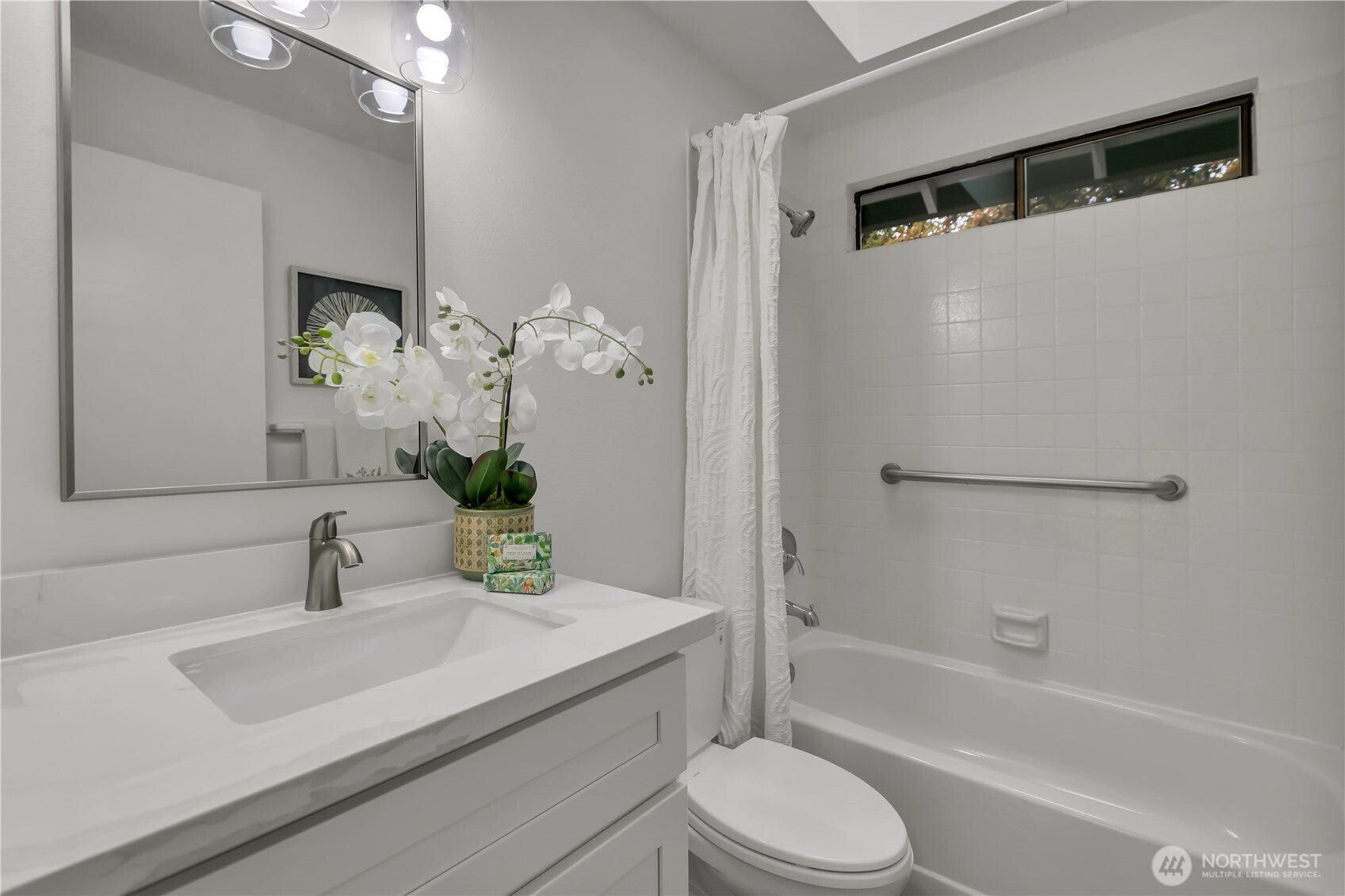 Bellevue, Washington, 98005, United States, 4 Bedrooms Bedrooms, ,3 BathroomsBathrooms,Residential,Active,1988415