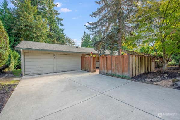 1042 168TH AVE SE, BELLEVUE, WA 98008 - Image 1