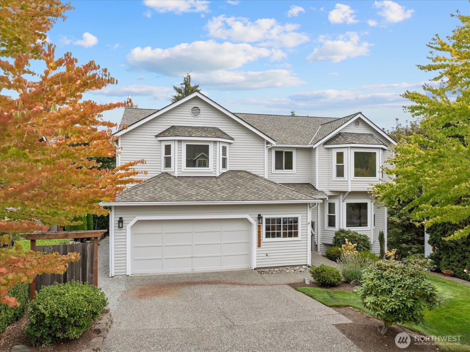 Bothell, Washington, 98011, United States, 4 Bedrooms Bedrooms, ,3 BathroomsBathrooms,Residential,Active,1944084