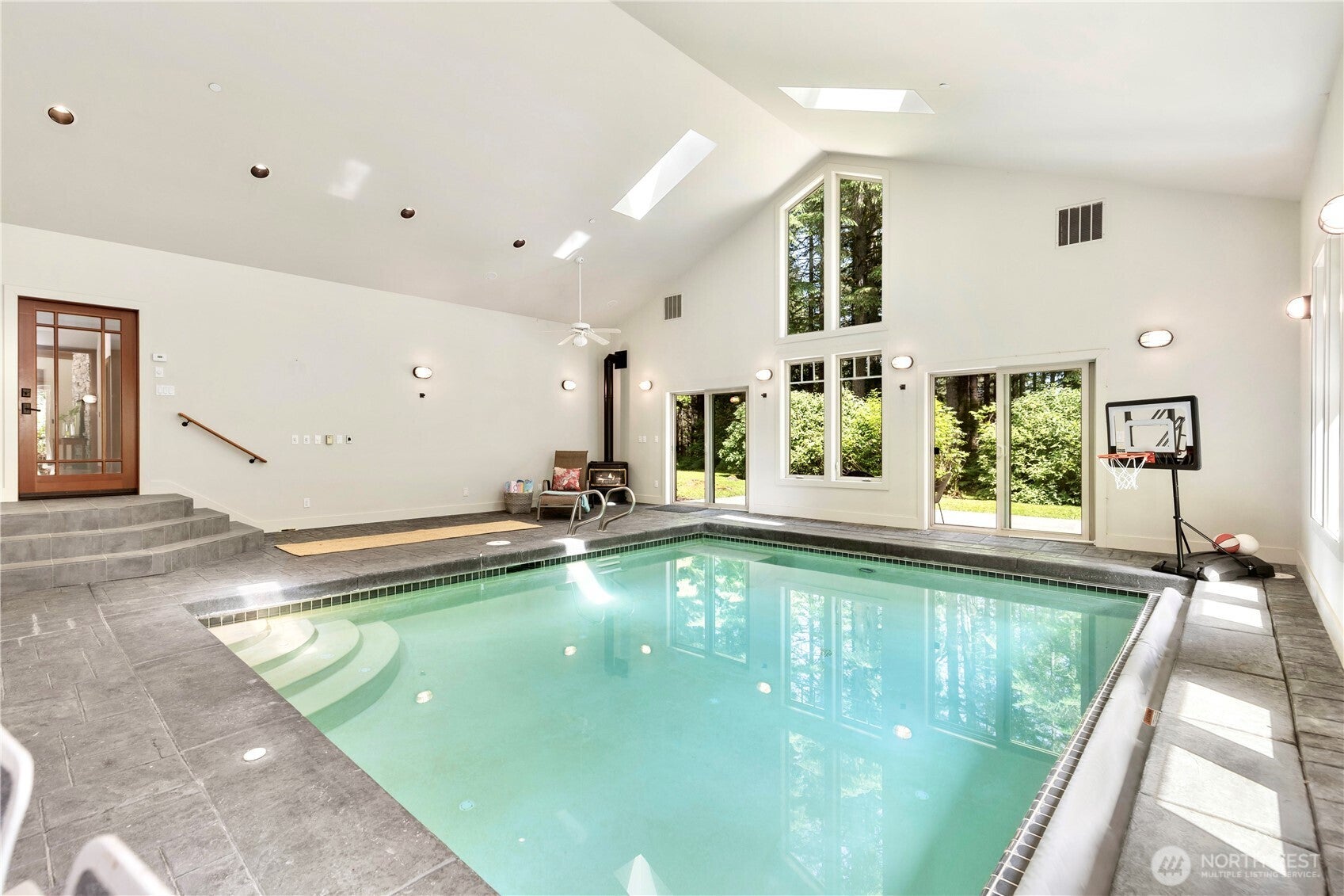 Carnation, Washington, 98014, United States, 3 Bedrooms Bedrooms, ,4 BathroomsBathrooms,Residential,Active,1852686