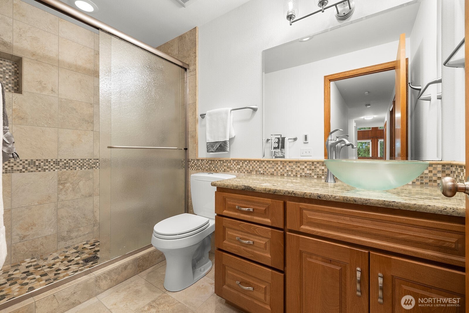 Issaquah, Washington, 98027, United States, 4 Bedrooms Bedrooms, ,3 BathroomsBathrooms,Residential,Active,1952447