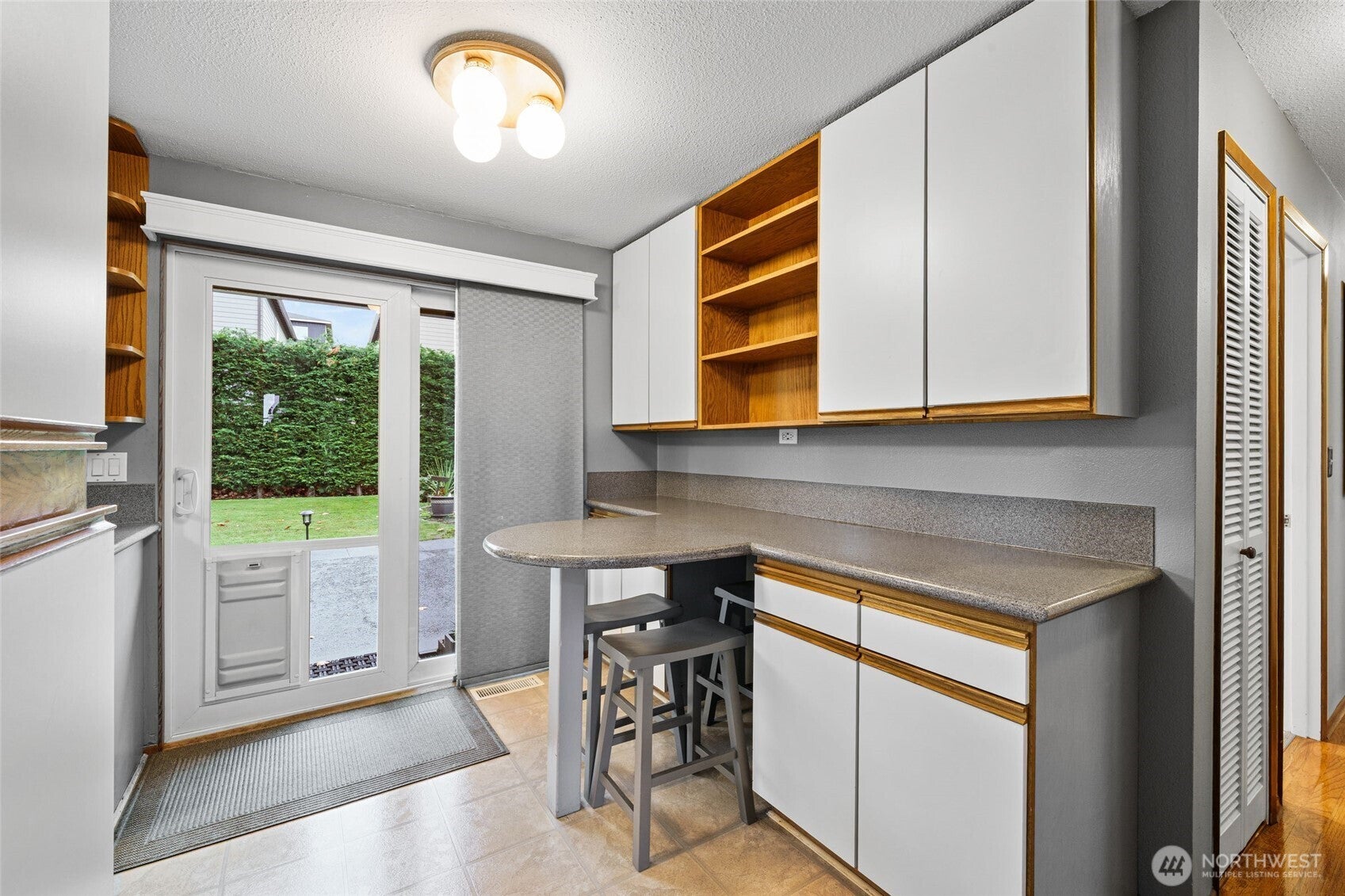 Lynnwood, Washington, 98087, United States, 3 Bedrooms Bedrooms, ,3 BathroomsBathrooms,Residential,Active,1987204