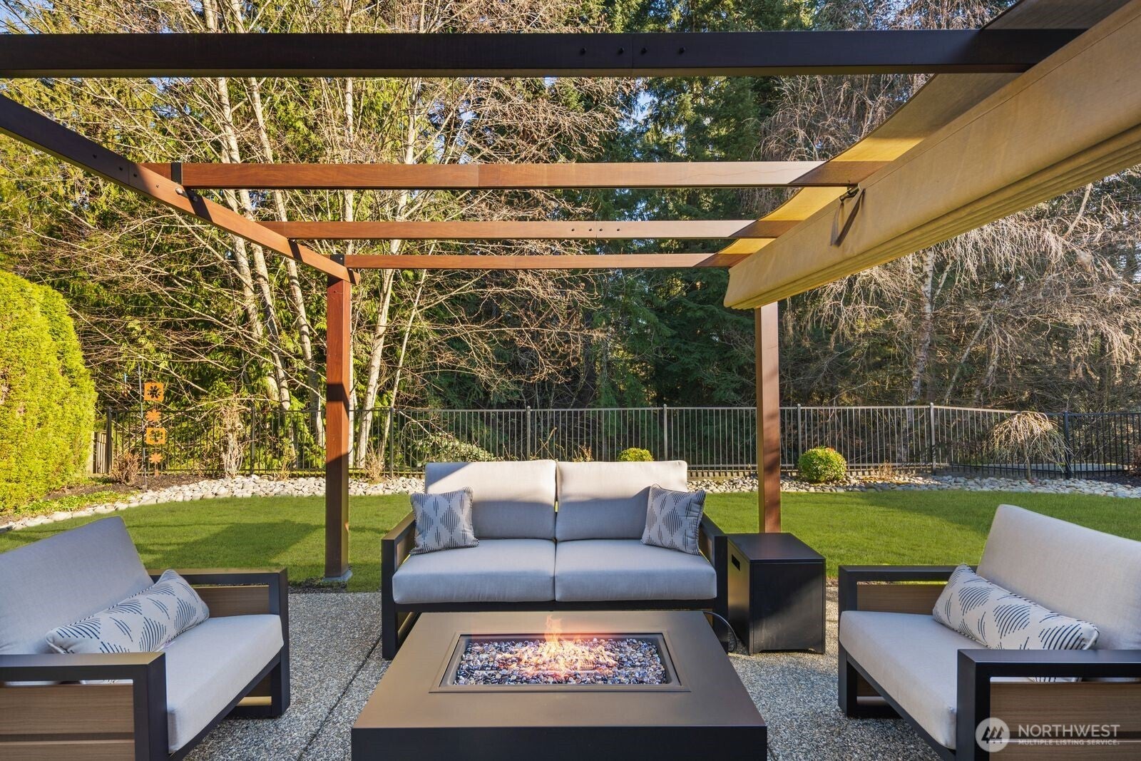 Mill Creek, Washington, 98012, United States, 4 Bedrooms Bedrooms, ,4 BathroomsBathrooms,Residential,Active,2017884