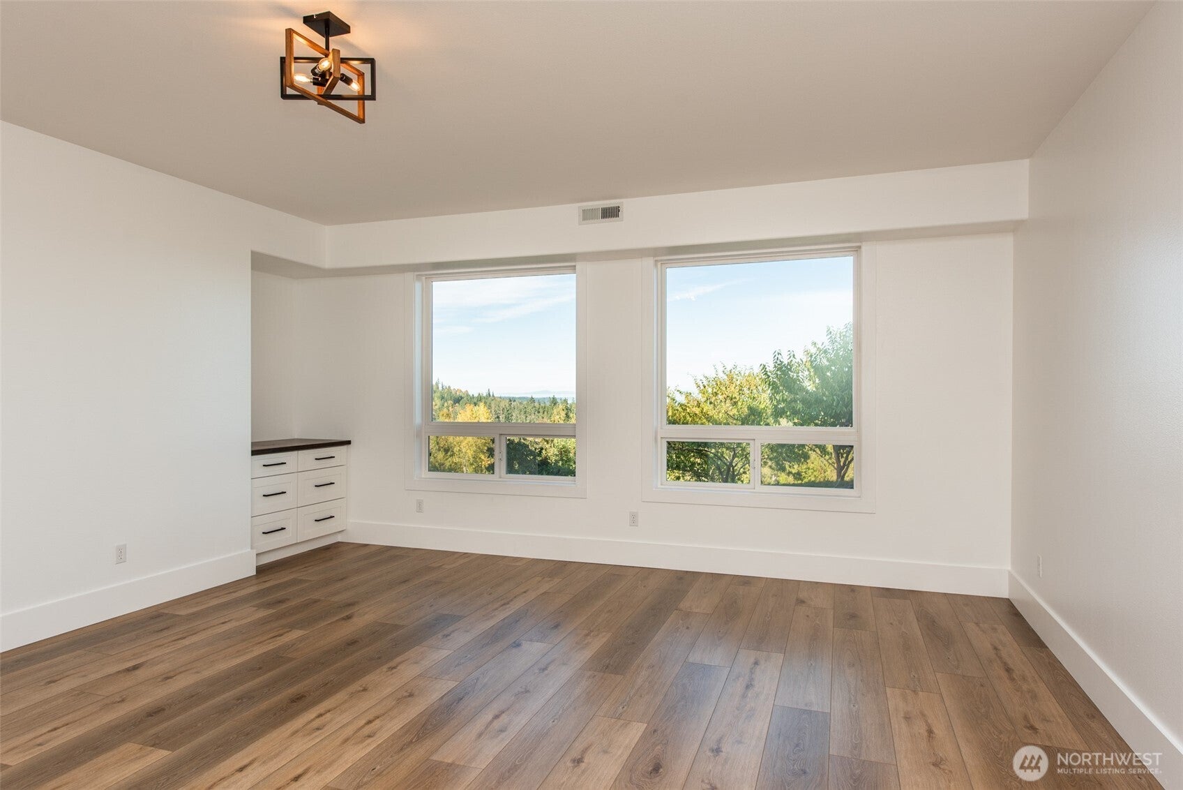 Sequim, Washington, 98382, United States, 3 Bedrooms Bedrooms, ,3 BathroomsBathrooms,Residential,Active,1960147