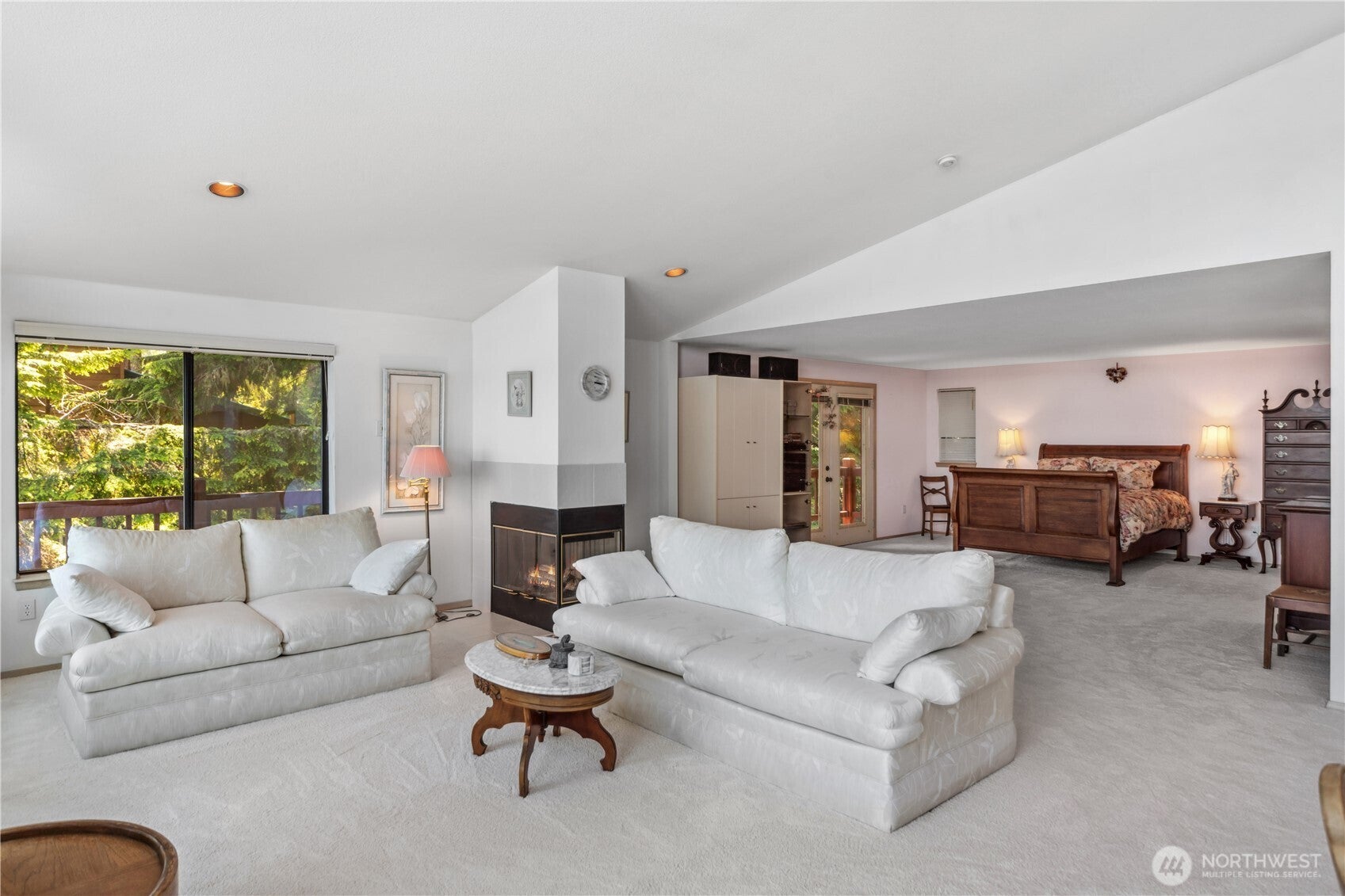 Brinnon, Washington, 98320, United States, 2 Bedrooms Bedrooms, ,4 BathroomsBathrooms,Residential,Active,1852670