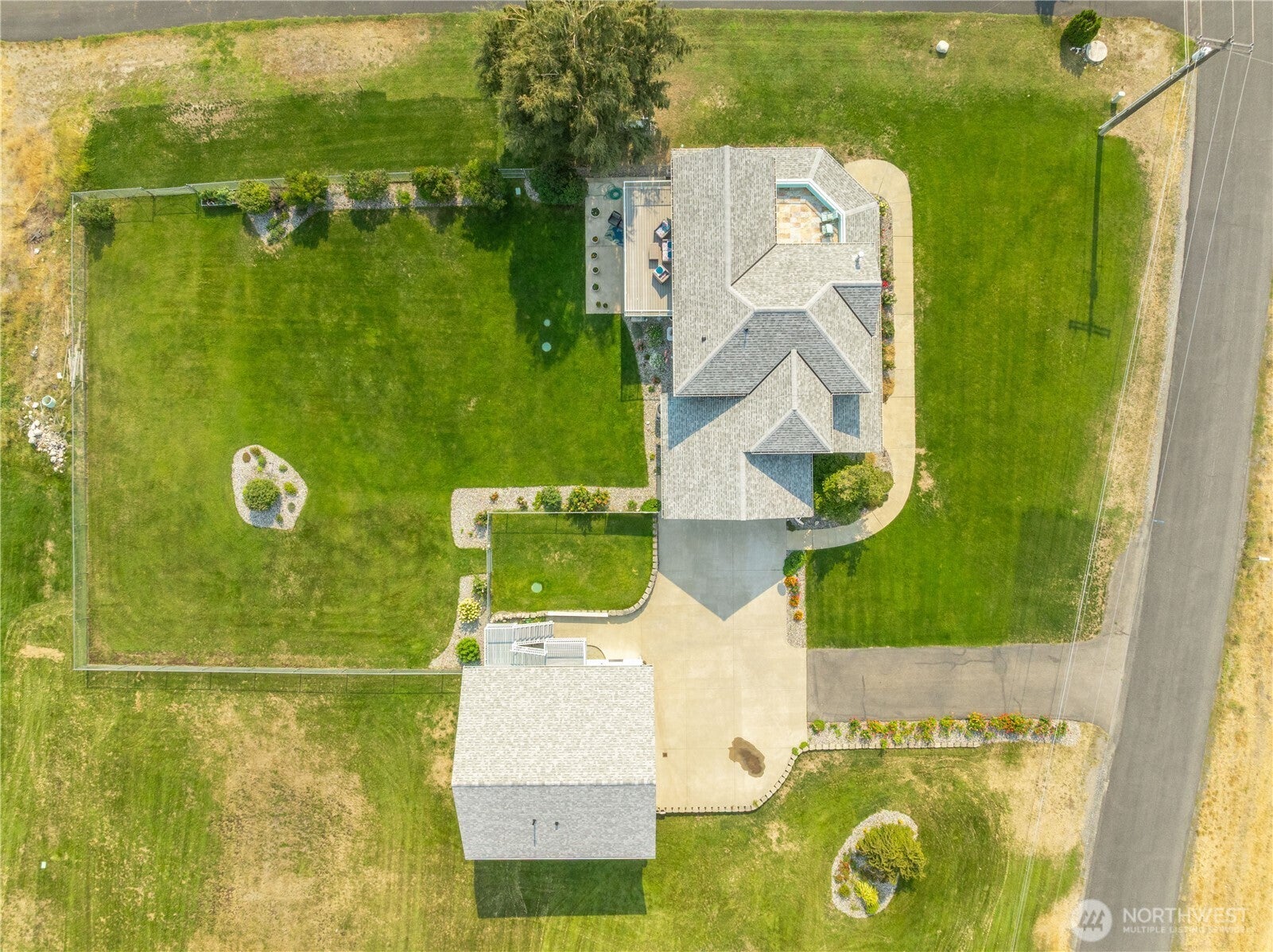 Manson, Washington, 98831, United States, 3 Bedrooms Bedrooms, ,3 BathroomsBathrooms,Residential,Active,1946323