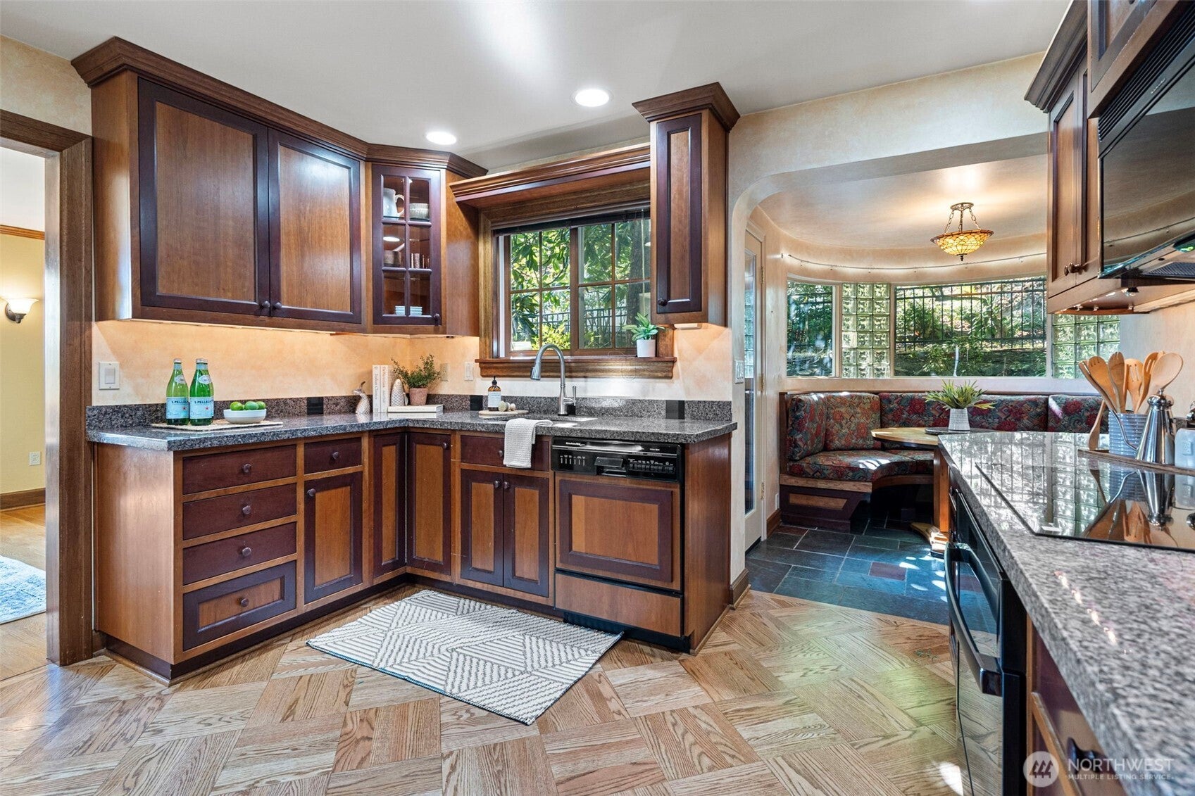 Tacoma, Washington, 98406, United States, 4 Bedrooms Bedrooms, ,4 BathroomsBathrooms,Residential,Active,1952076