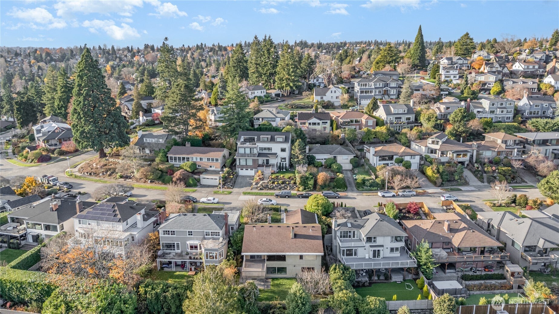 Seattle, Washington, 98105, United States, 6 Bedrooms Bedrooms, ,3 BathroomsBathrooms,Residential,Active,1995274