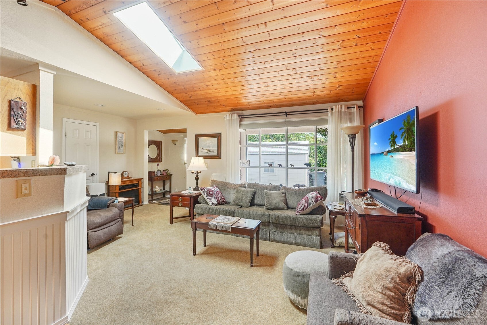 Clyde Hill, Washington, 98004, United States, 3 Bedrooms Bedrooms, ,1 BathroomBathrooms,Residential,Active,1922311