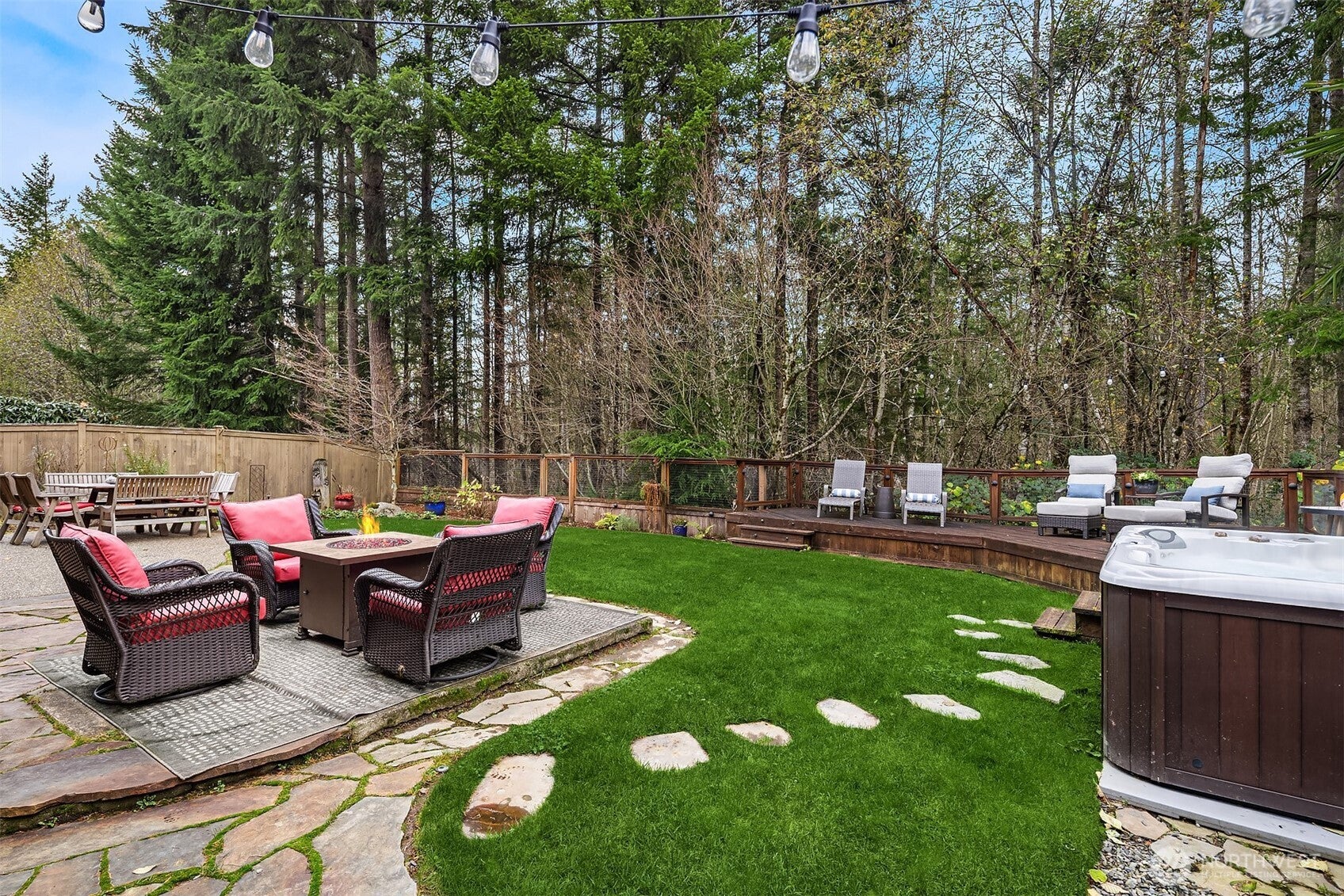 Snoqualmie, Washington, 98065, United States, 5 Bedrooms Bedrooms, ,3 BathroomsBathrooms,Residential,Active,1990623