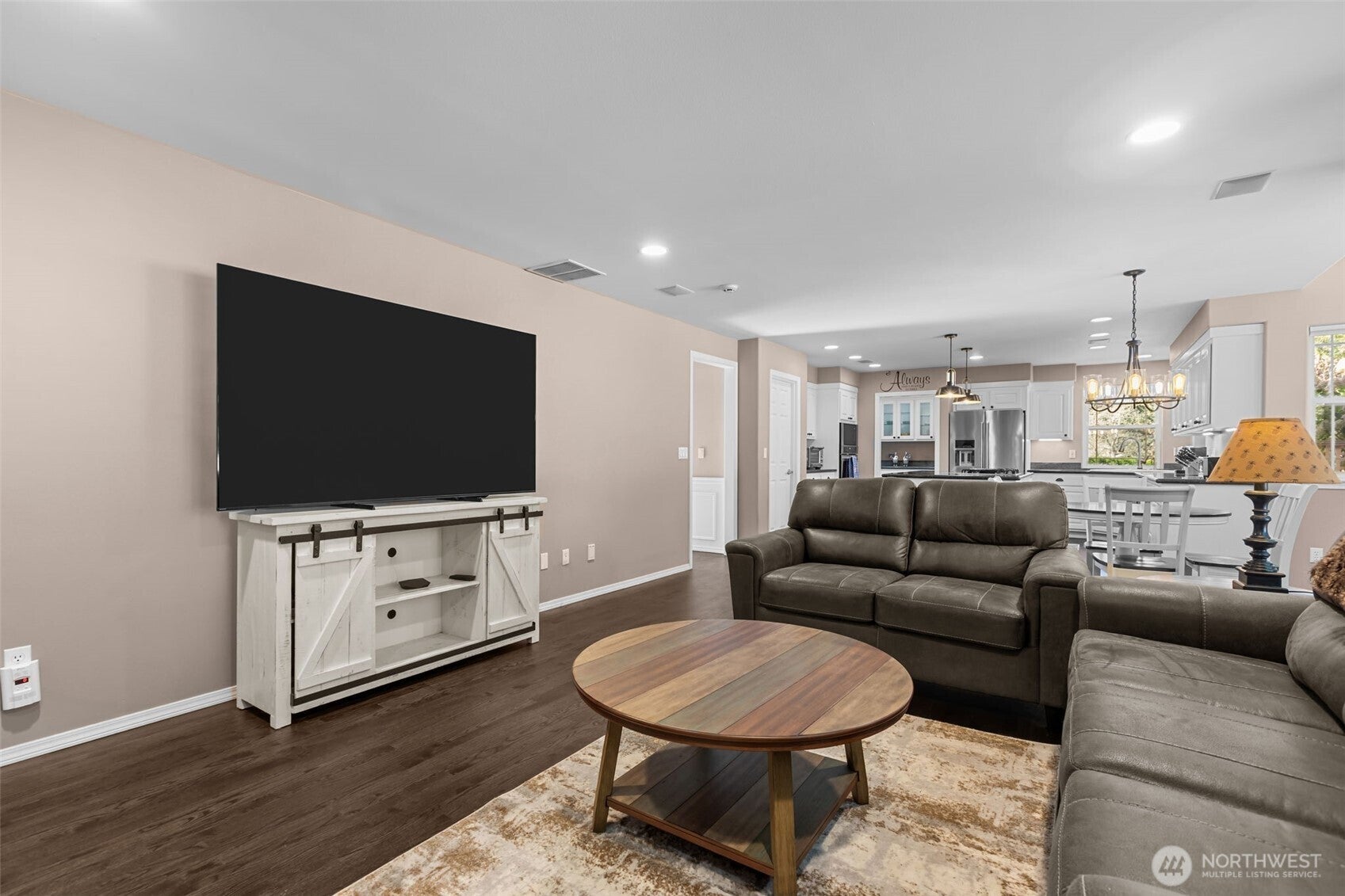 Snohomish, Washington, 98290, United States, 4 Bedrooms Bedrooms, ,3 BathroomsBathrooms,Residential,Active,1960119