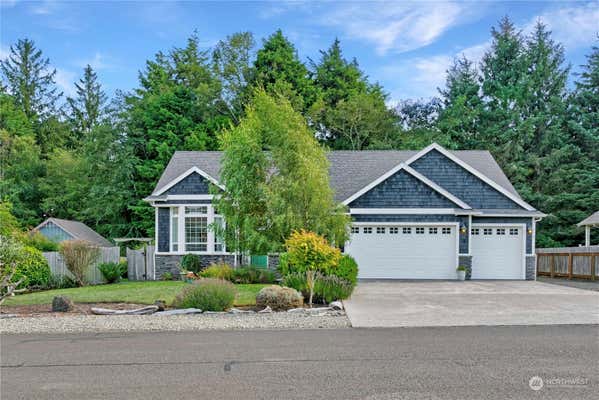 901 LAKEVIEW DR, ILWACO, WA 98624 - Image 1