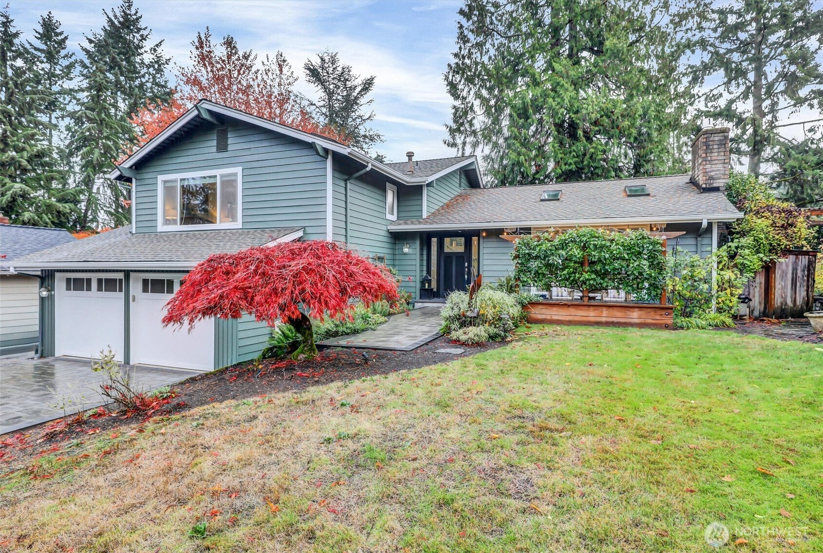 Redmond, Washington, 98052, United States, 5 Bedrooms Bedrooms, ,3 BathroomsBathrooms,Residential,Active,1988724