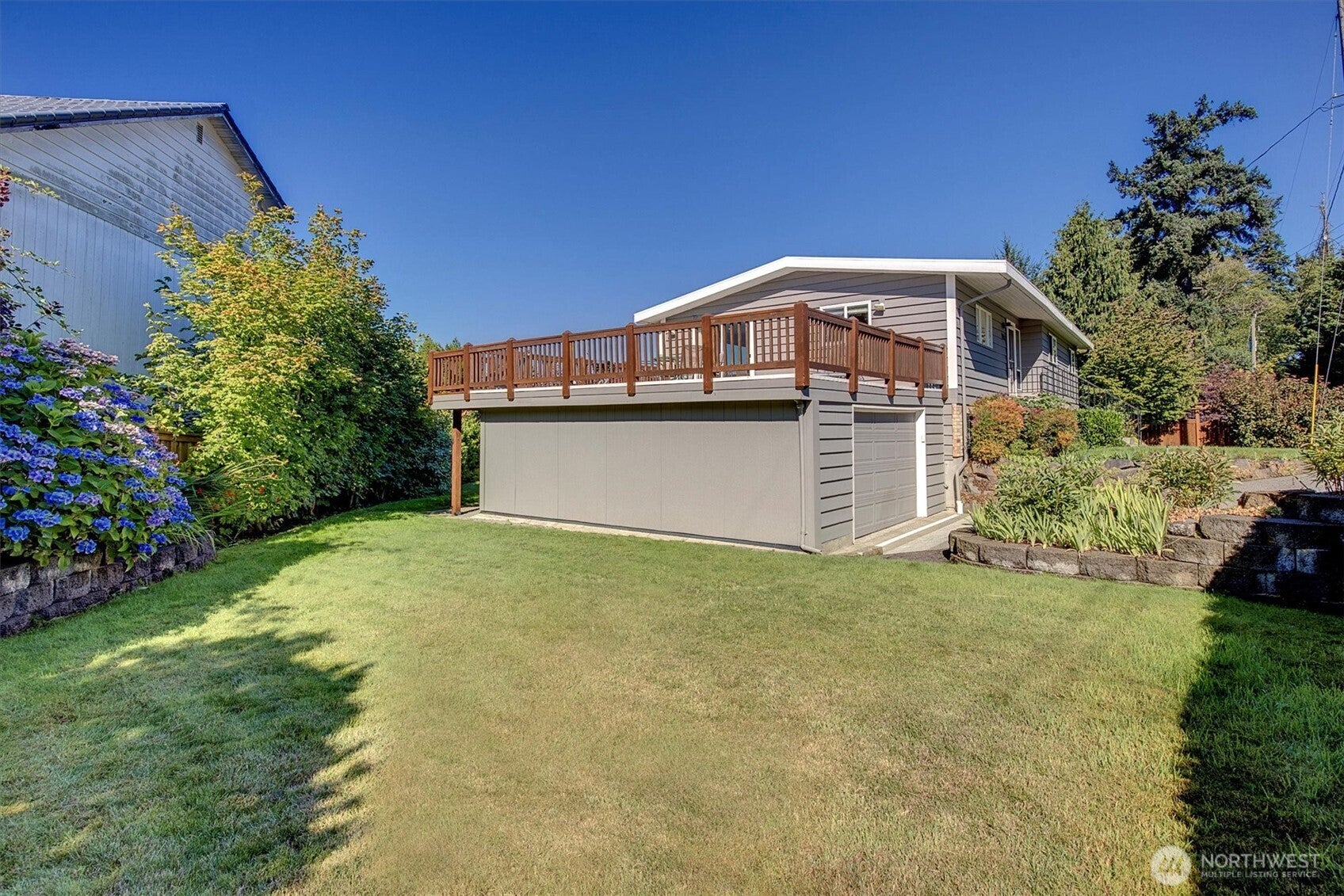 Shoreline, Washington, 98177, United States, 5 Bedrooms Bedrooms, ,3 BathroomsBathrooms,Residential,Active,1922341