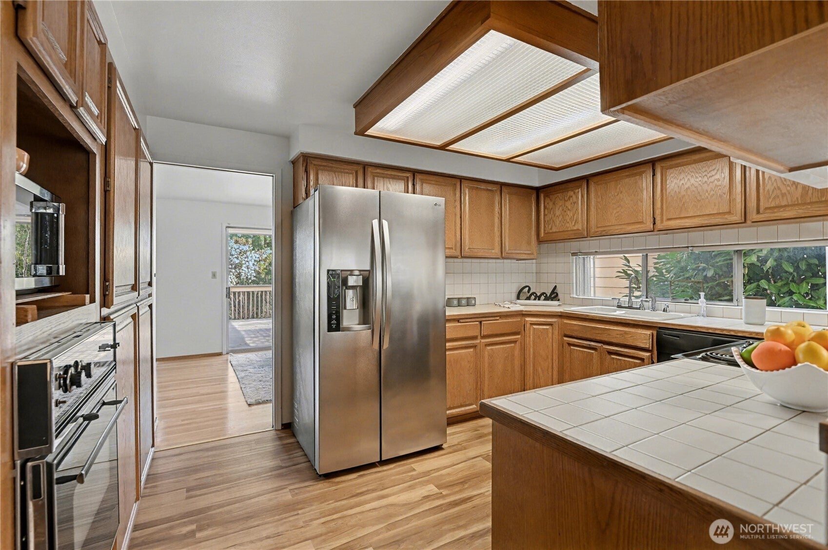 Seattle, Washington, 98105, United States, 6 Bedrooms Bedrooms, ,3 BathroomsBathrooms,Residential,Active,1995274